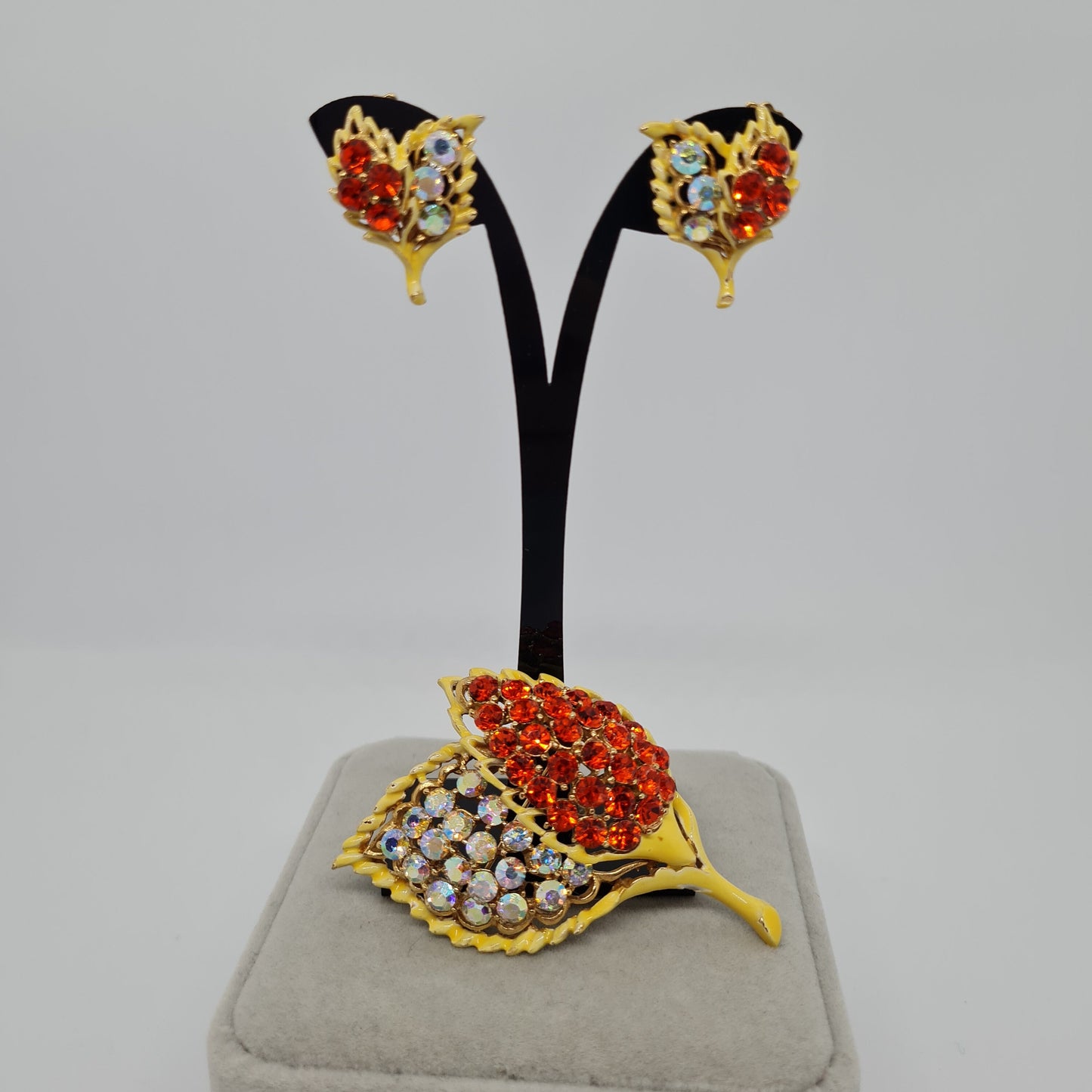 Vintage leaves jewelry set Yellow enamel brooch AB and red rhinestone clip on earrings