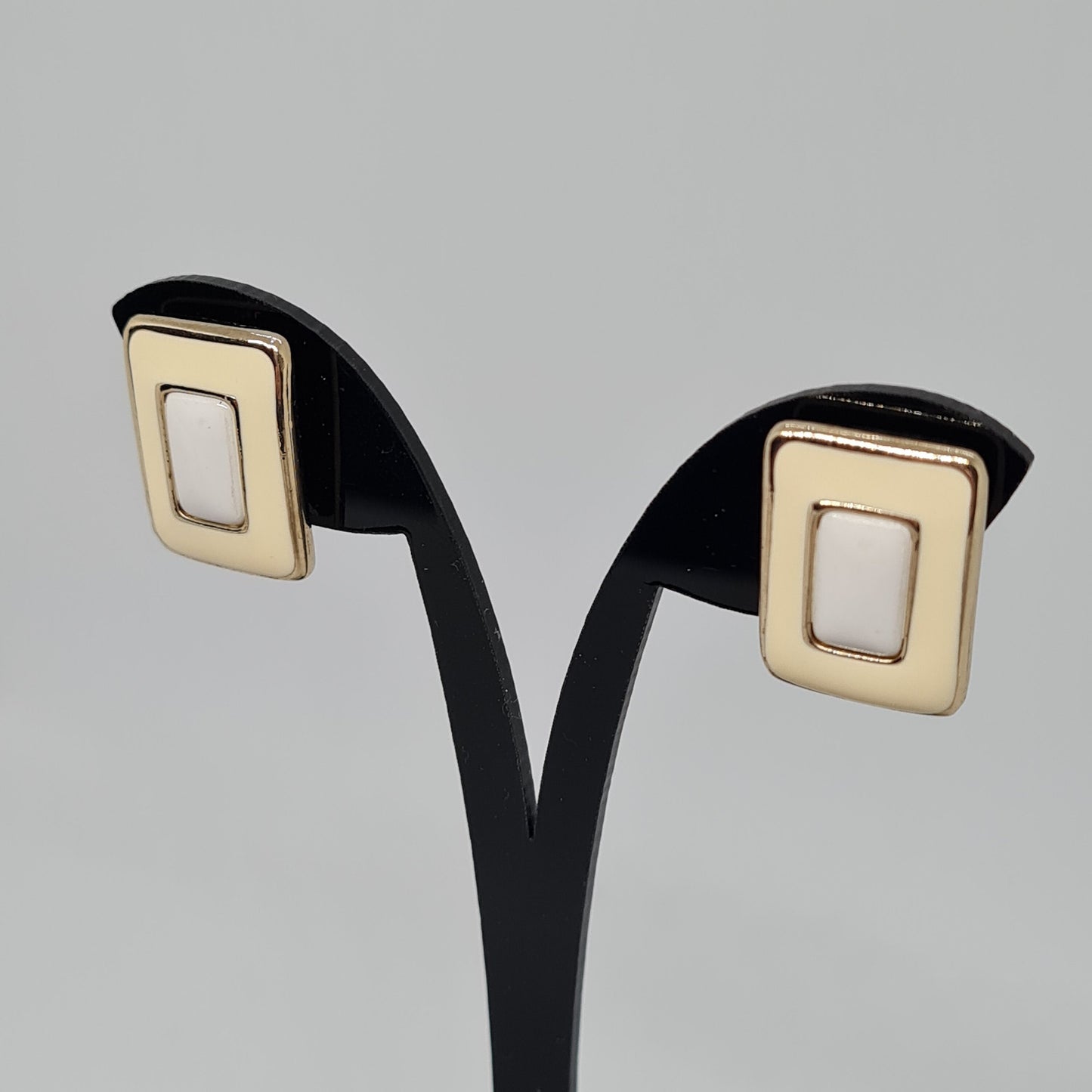 LIZ CLAIBORNE square clip earrings Vintage white and ivory enamel clip on earrings