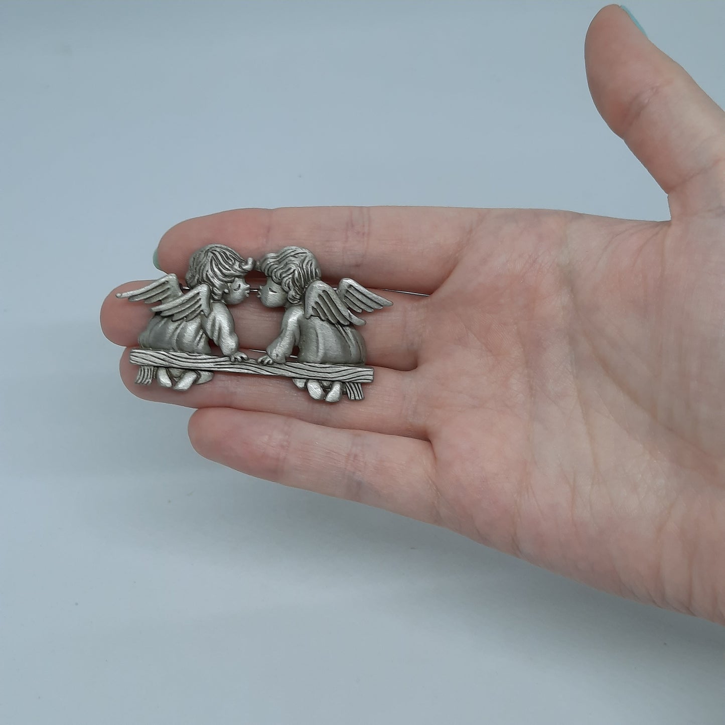 Vintage JJ pewter Kissing Angels brooch, Silver tone, couple of angels brooch pin