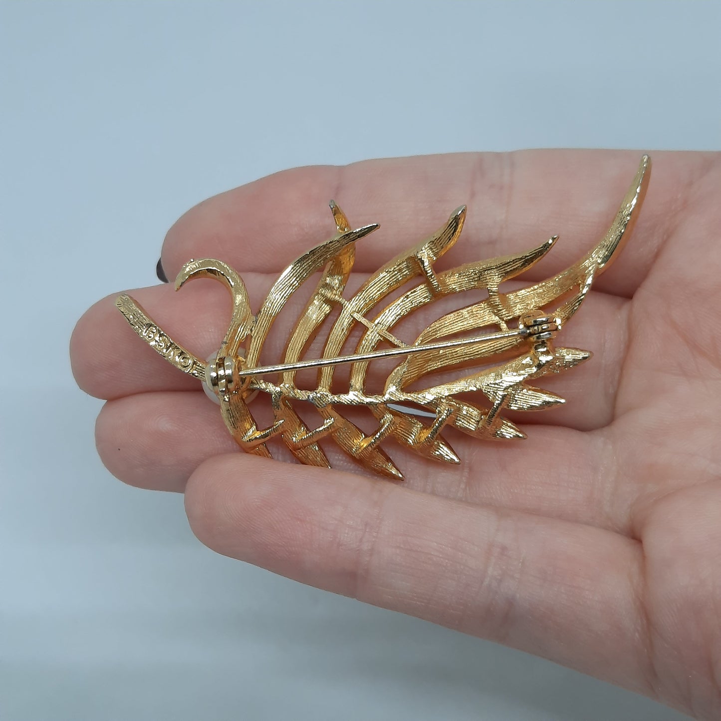 Vintage BSK leaf brooch Textured gold-tone metal with faux pearl brooch pin