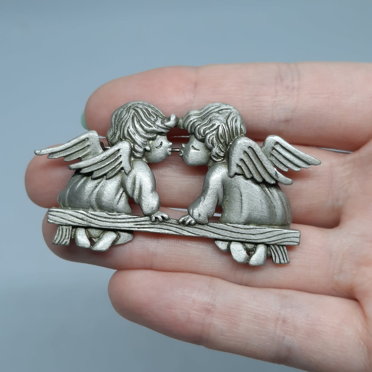 Vintage JJ pewter Kissing Angels brooch, Silver tone, couple of angels brooch pin