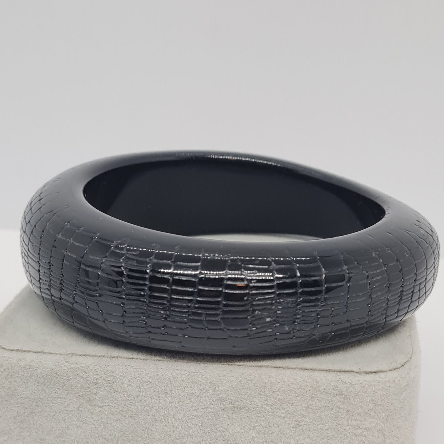 Reptiles pattern bracelet Vintage black tone plastic bangle Asymmetric plastic bangle bracelet