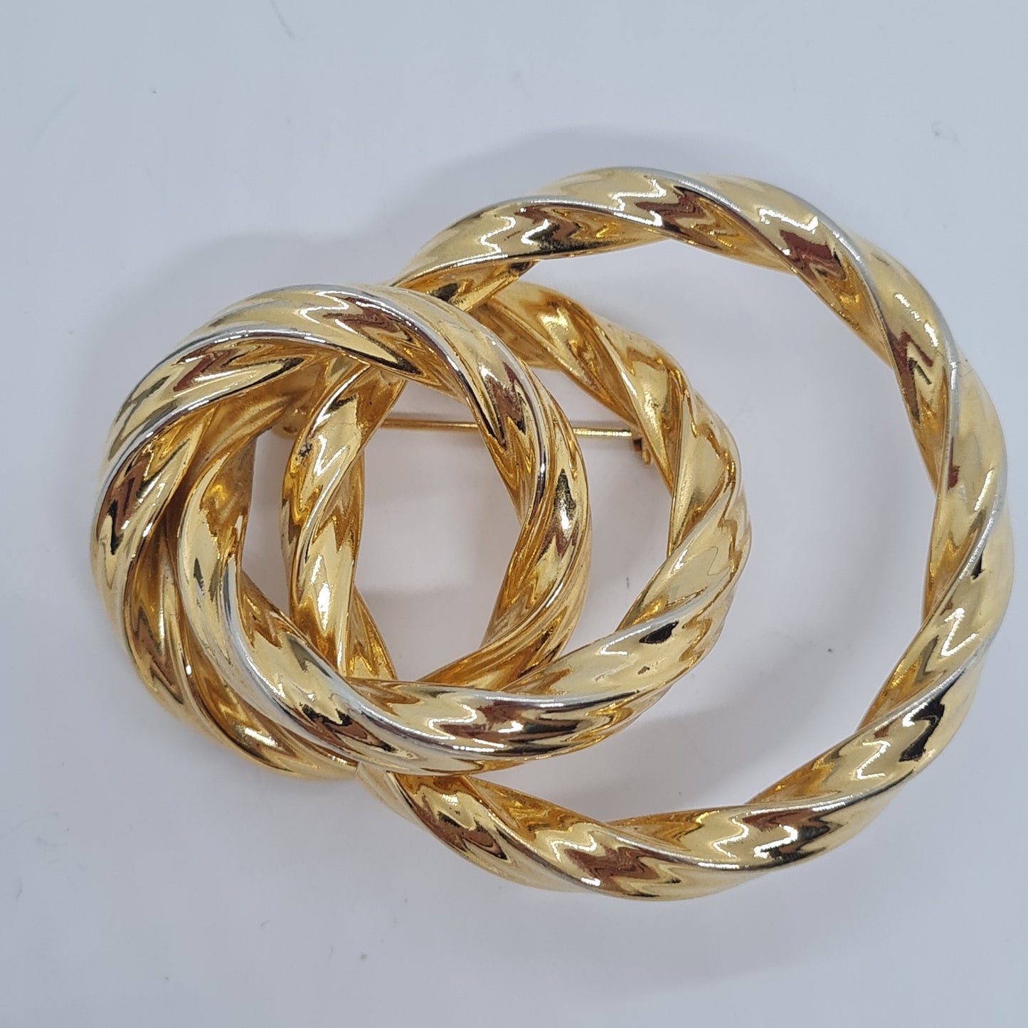 Vintage chunky rings brooch Gold tone twisted metal three circle brooch pin