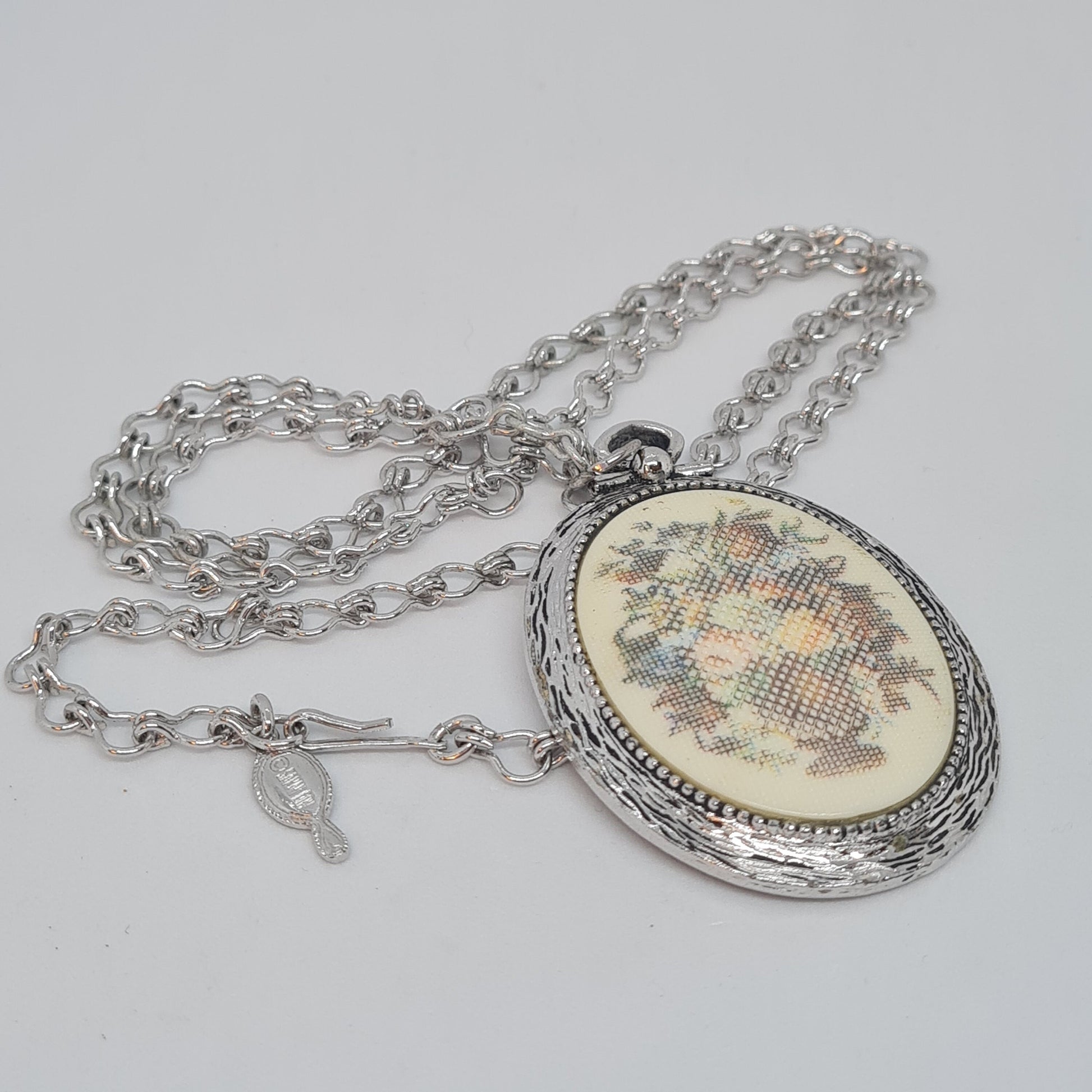 Vintage SARAH COVENTRY pendant necklace Silver tone chain necklace with plastic cabochon