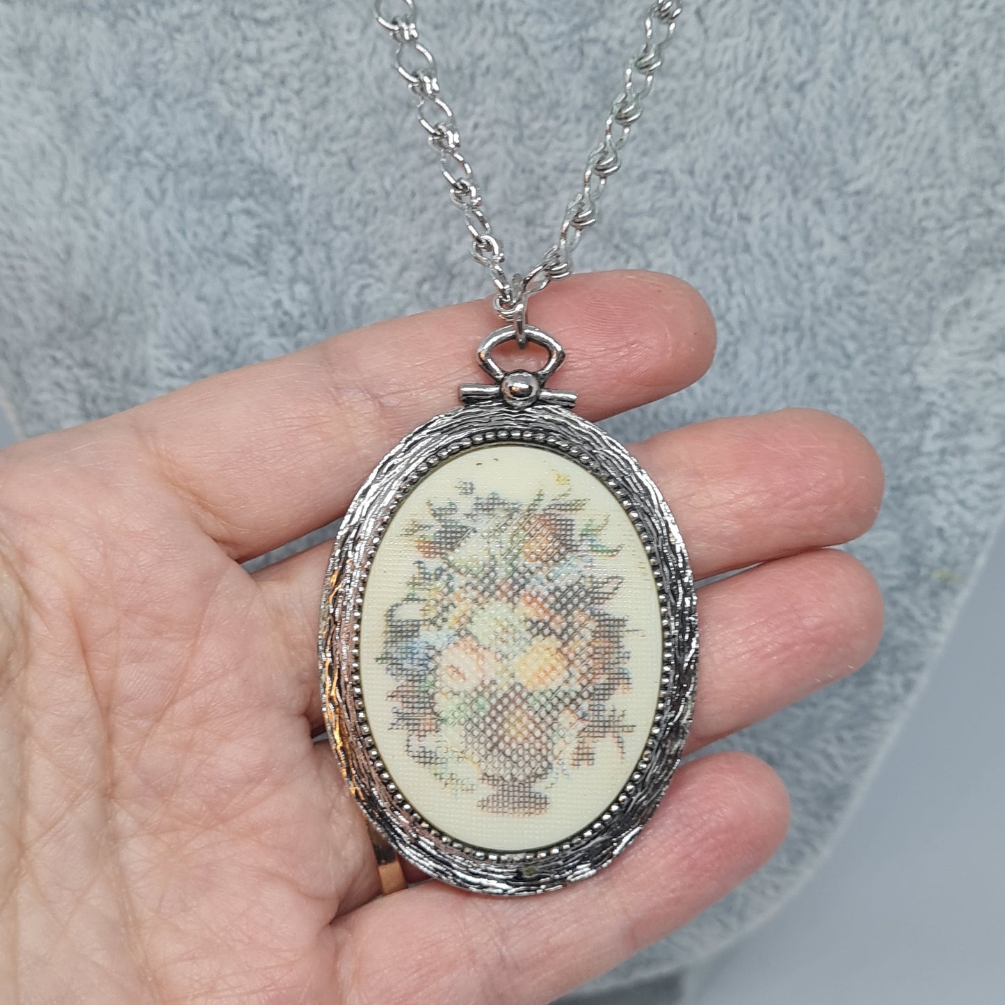 Vintage SARAH COVENTRY pendant necklace Silver tone chain necklace with plastic cabochon