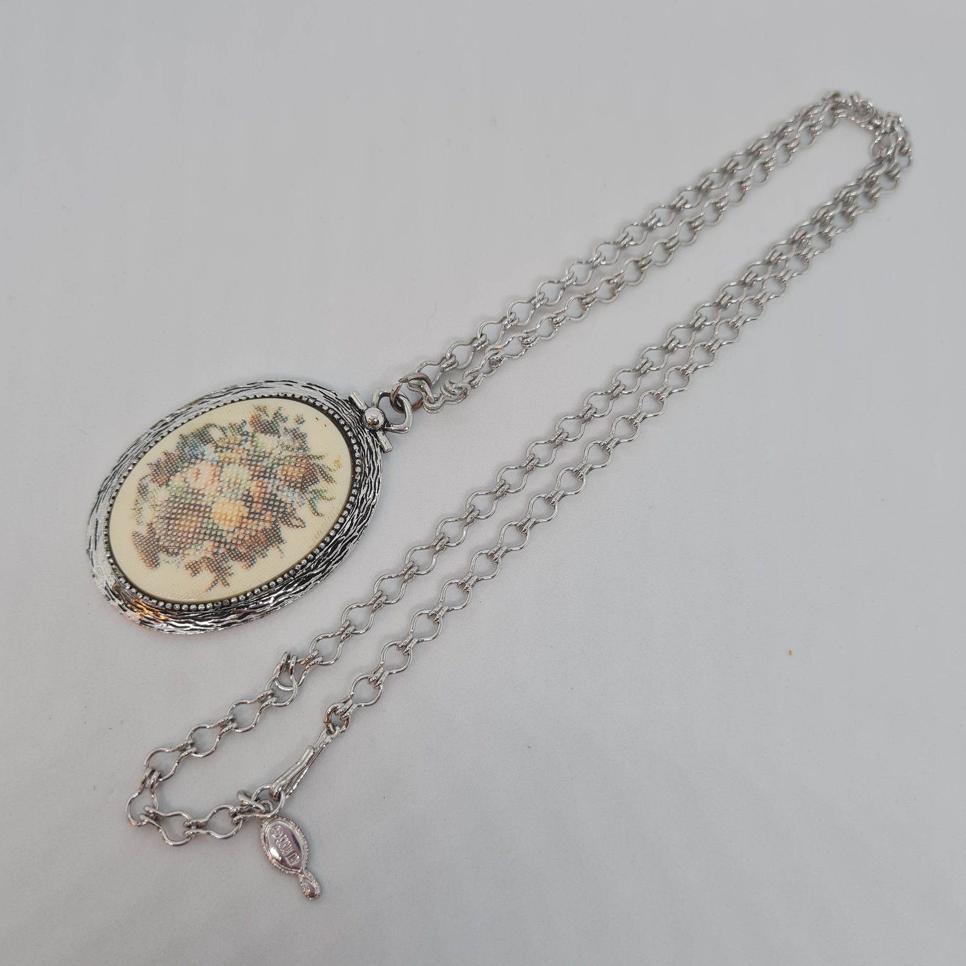 Vintage SARAH COVENTRY pendant necklace Silver tone chain necklace with plastic cabochon