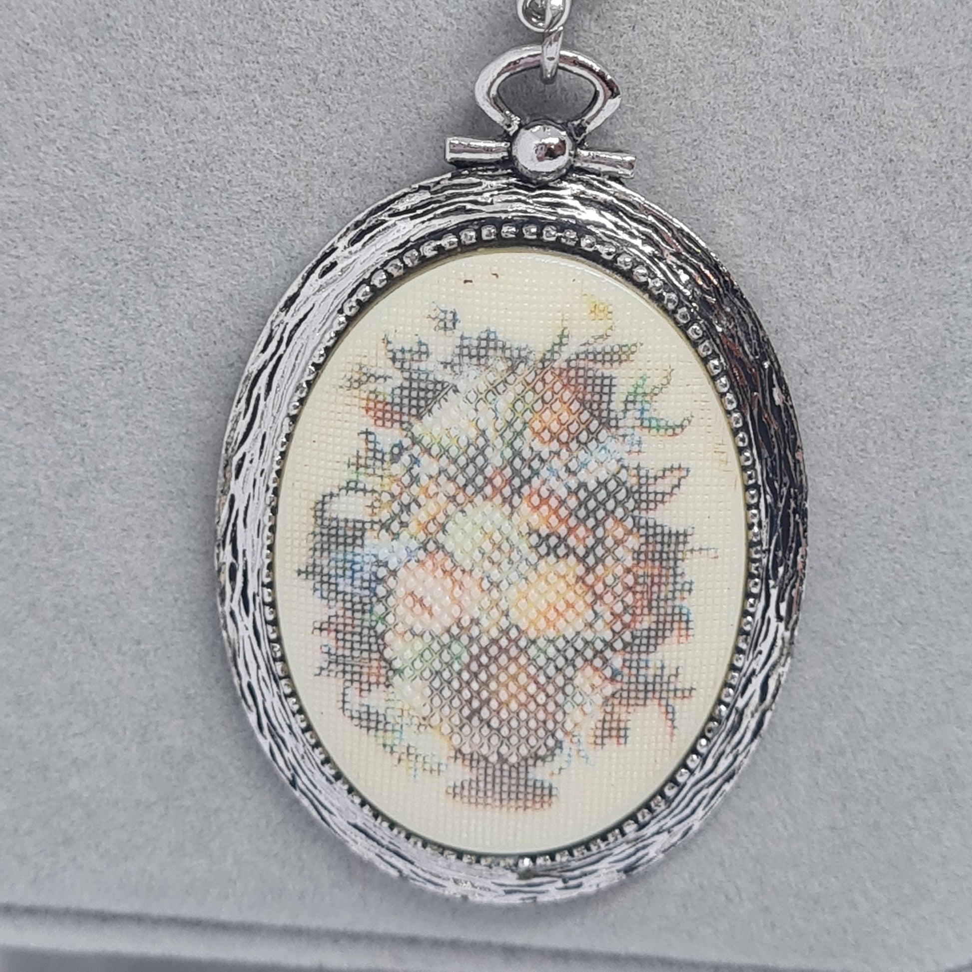 Vintage SARAH COVENTRY pendant necklace Silver tone chain necklace with plastic cabochon