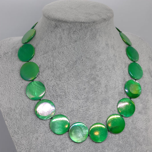 Vintage seashell necklace. Green color Mother of pearl link necklace for summertime.