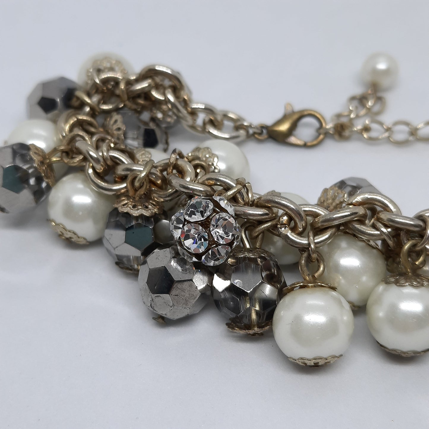 Vintage beads charms bracelet Gold tone chain bracelet with glass and faux pearl beads