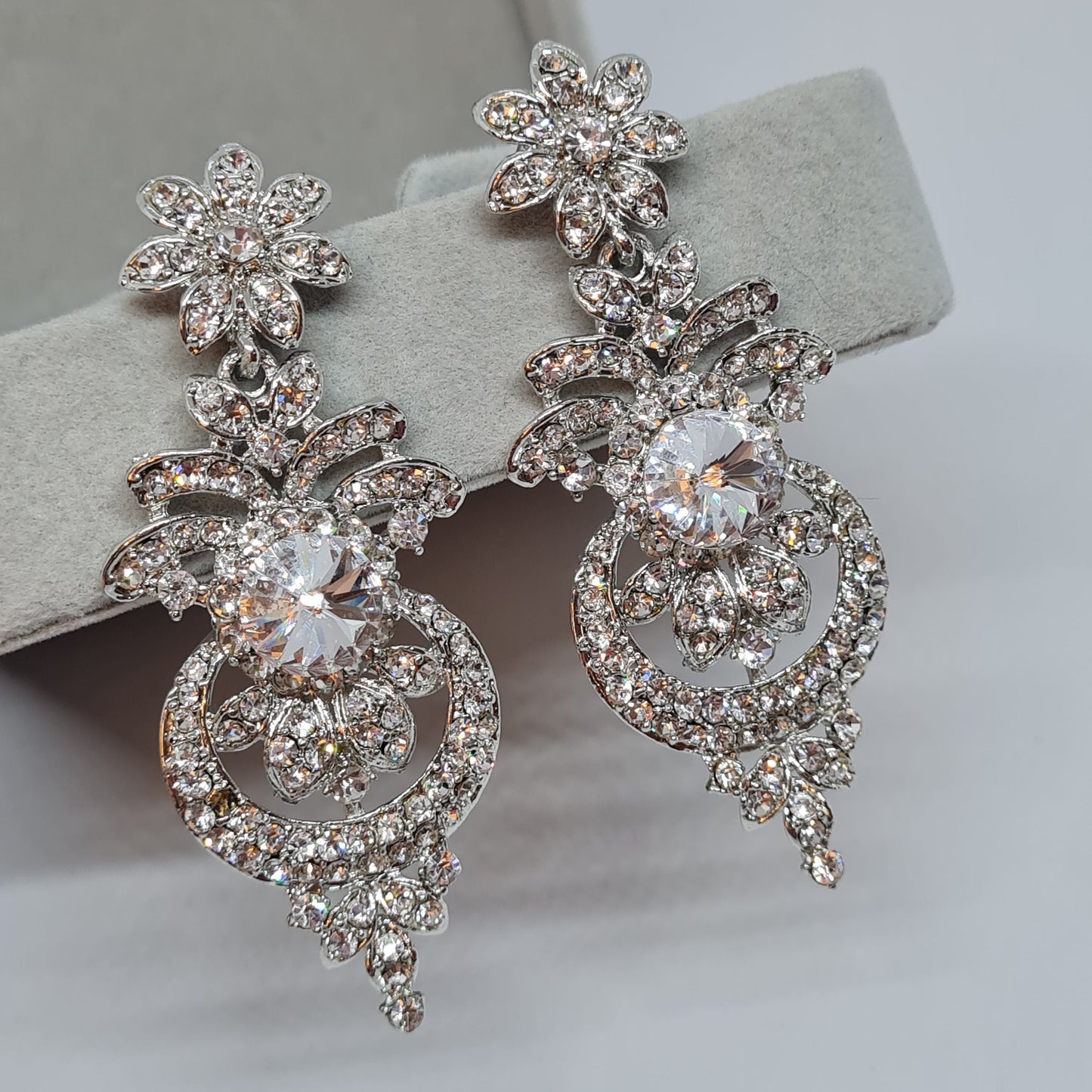 Vintage Rhinestone Dangle Earrings: Silver Tone Statement Jewelry