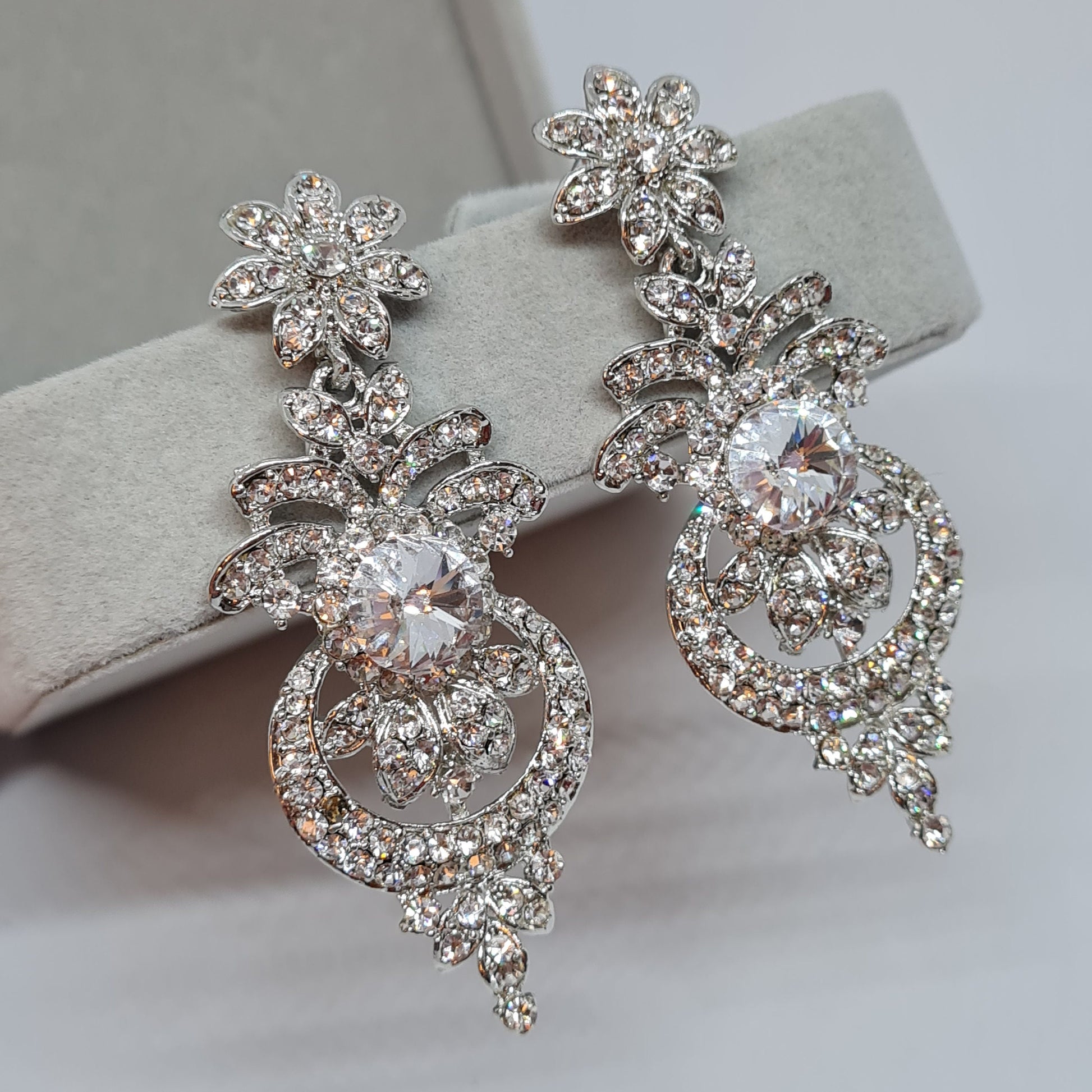 Vintage Rhinestone Dangle Earrings: Silver Tone Statement Jewelry