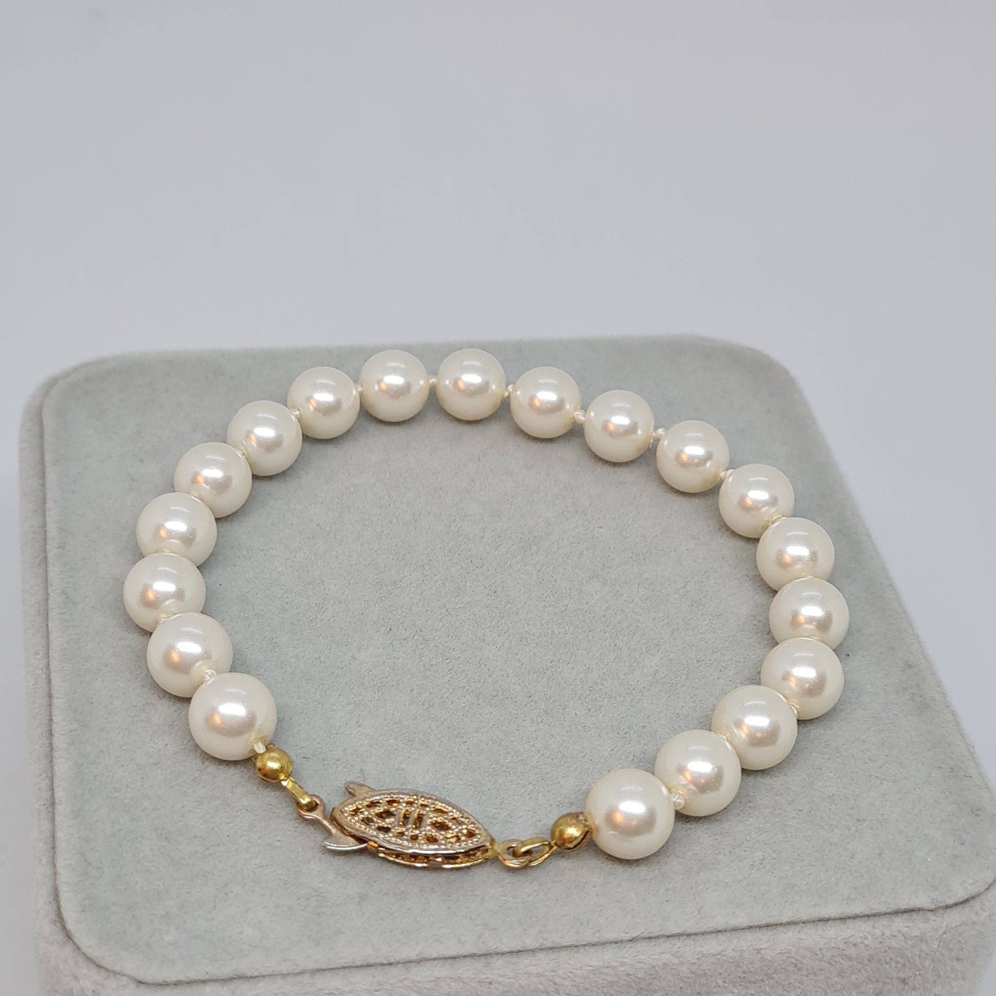 Vintage Faux Pearl Bracelet: Gold Tone Wedding Jewelry