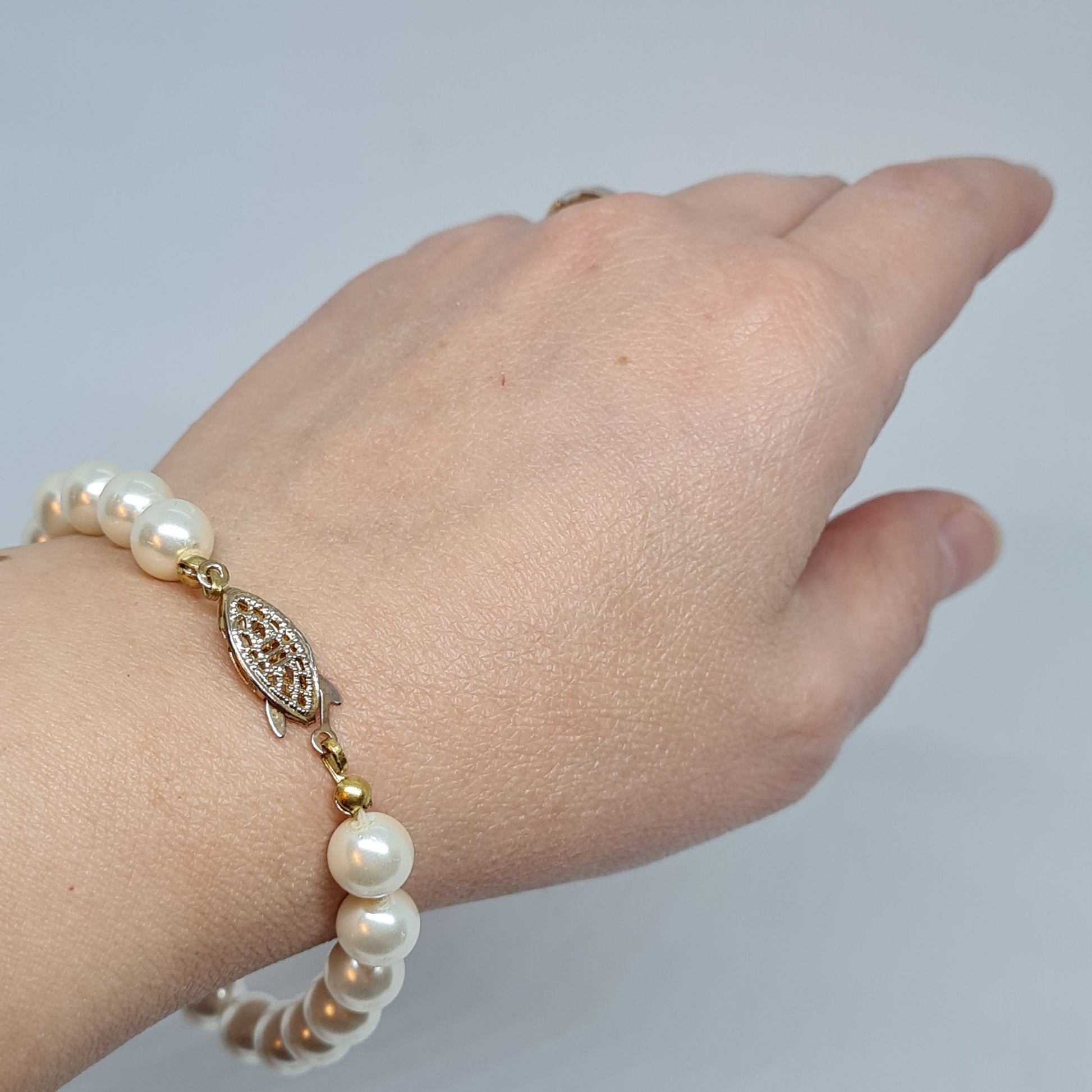 Vintage Faux Pearl Bracelet: Gold Tone Wedding Jewelry