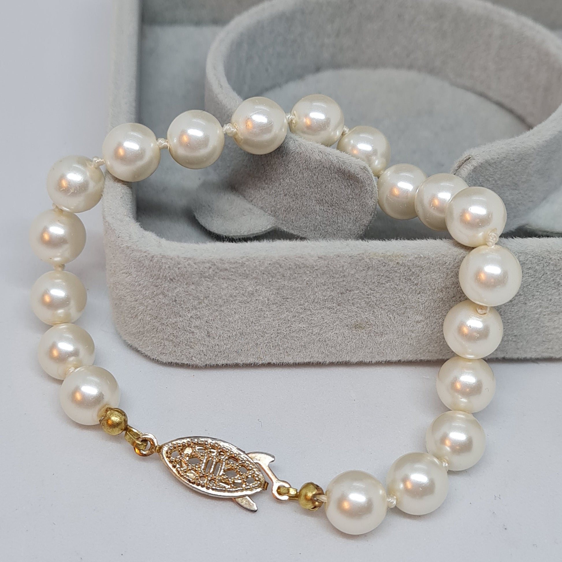 Vintage Faux Pearl Bracelet: Gold Tone Wedding Jewelry