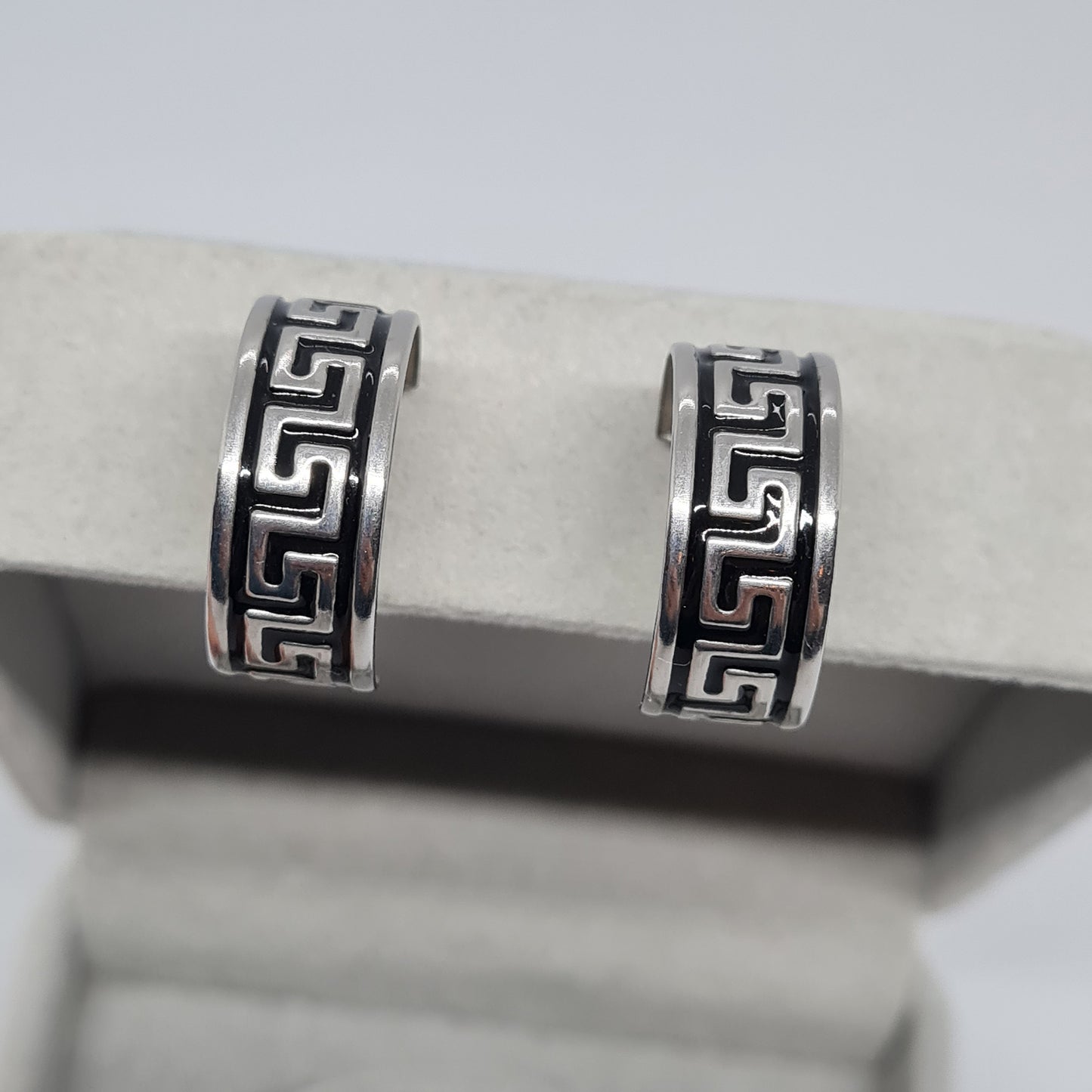 Chic Vintage Silver Clip-On Earrings with Greek Style Huggie Hoops