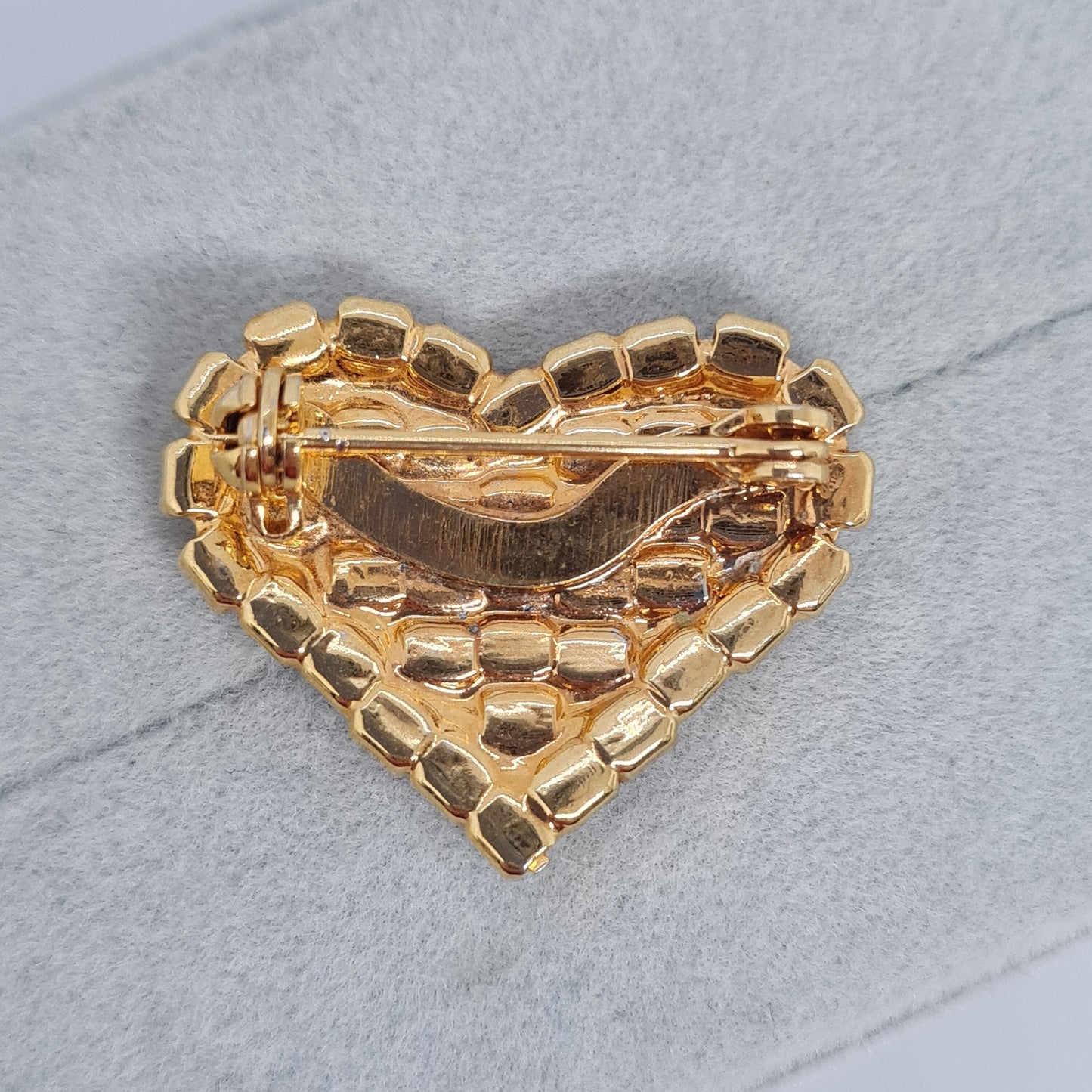 Vintage Rhinestone USA Flag Brooch: Gold Tone Patriotic Pin