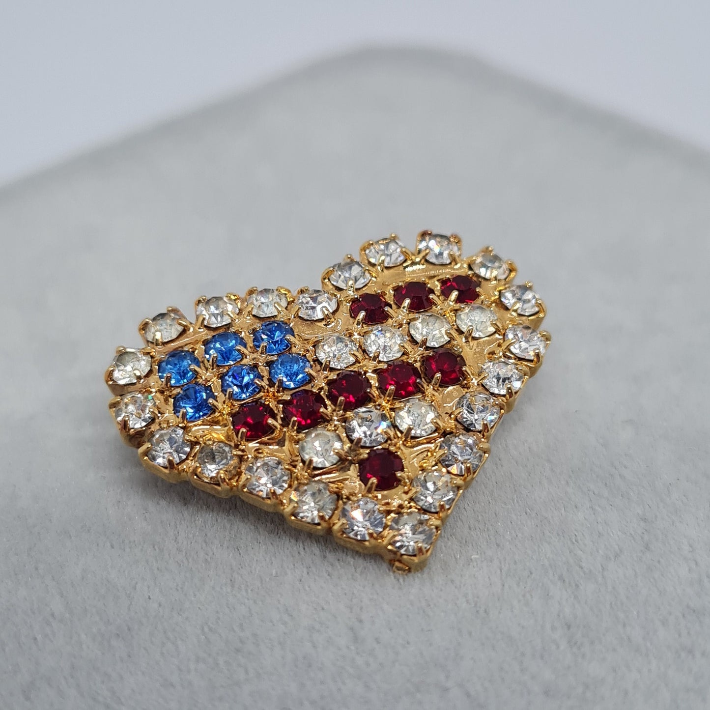 Vintage Rhinestone USA Flag Brooch: Gold Tone Patriotic Pin
