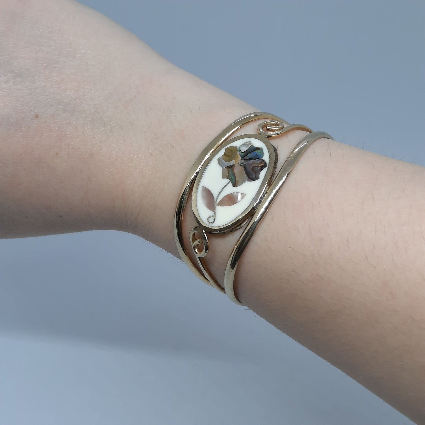 Vintage ALPACA MEXICO bracelet Gold tone metal with abalone flower cuff bracelet Designer floral motif open bracelet
