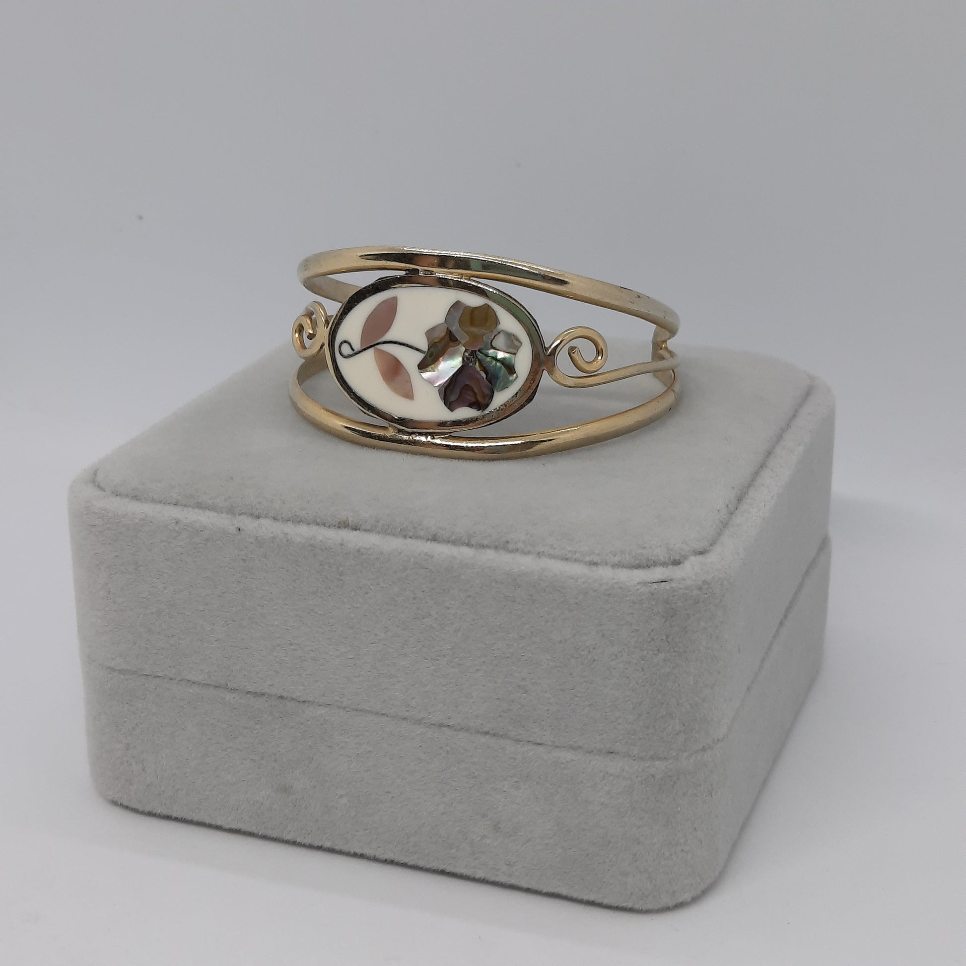 Vintage ALPACA MEXICO bracelet Gold tone metal with abalone flower cuff bracelet Designer floral motif open bracelet