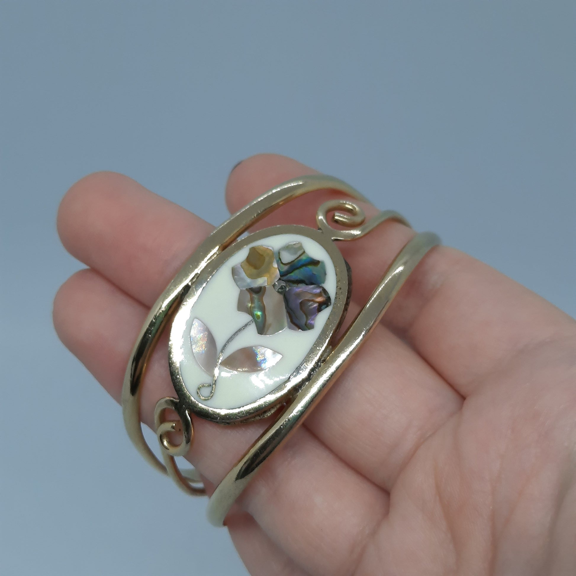 Vintage ALPACA MEXICO bracelet Gold tone metal with abalone flower cuff bracelet Designer floral motif open bracelet