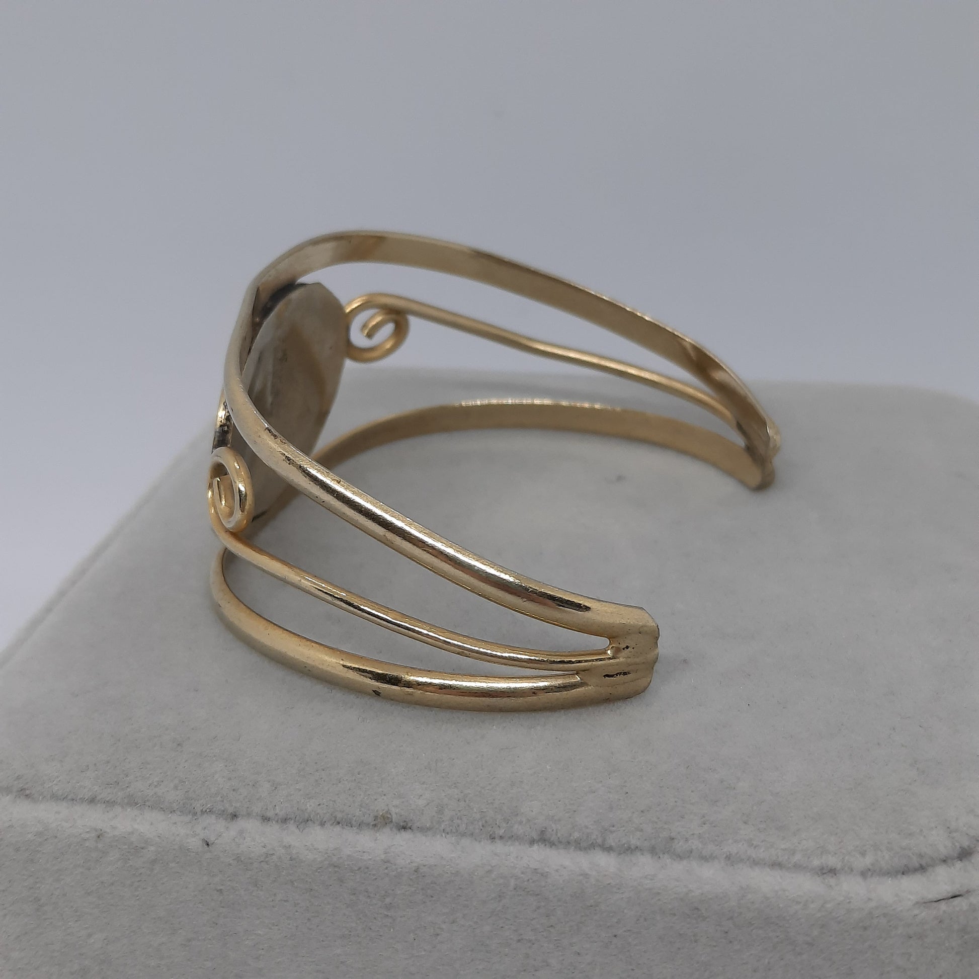 Vintage ALPACA MEXICO bracelet Gold tone metal with abalone flower cuff bracelet Designer floral motif open bracelet