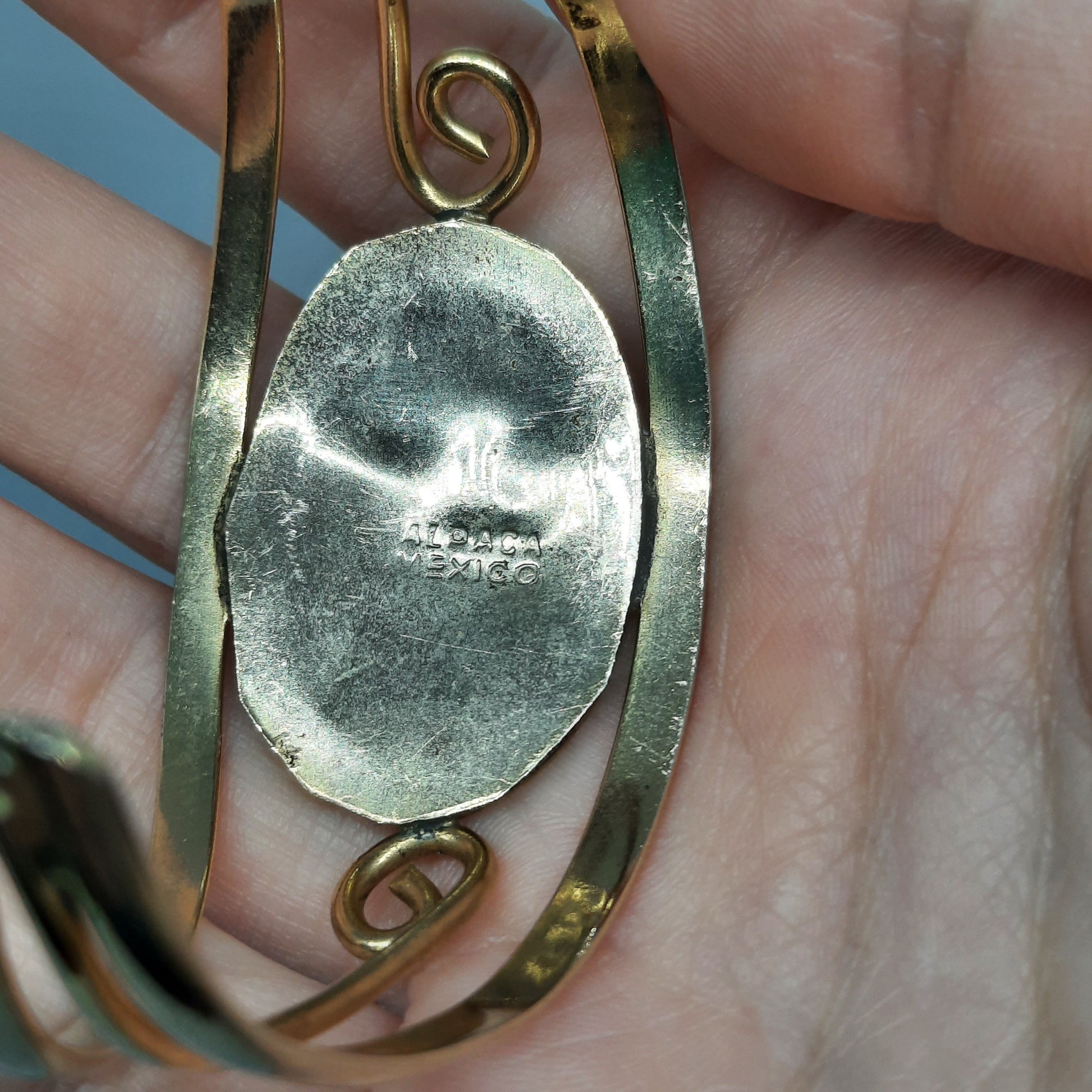 Vintage ALPACA MEXICO bracelet Gold tone metal with abalone flower cuff bracelet Designer floral motif open bracelet