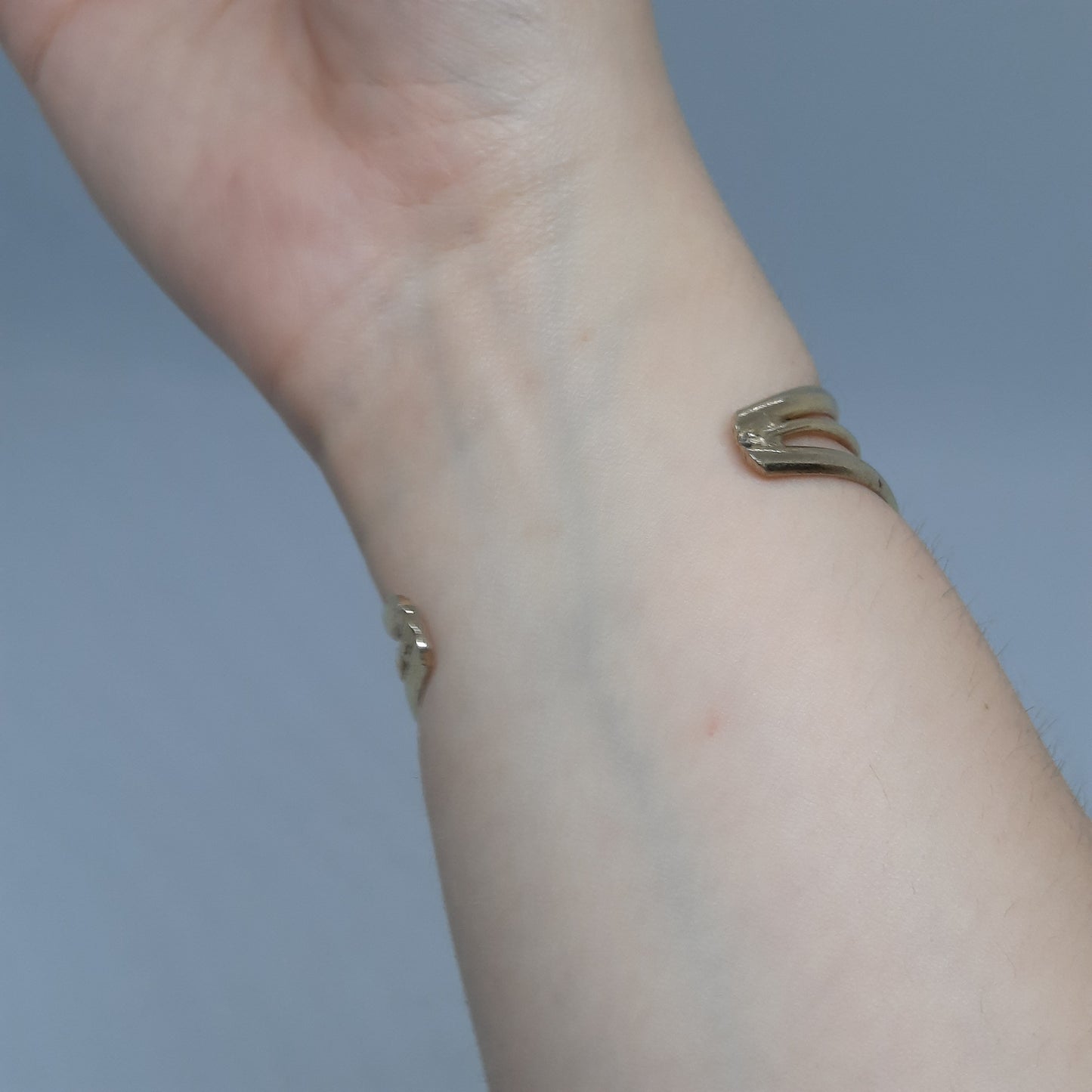 Vintage ALPACA MEXICO bracelet Gold tone metal with abalone flower cuff bracelet Designer floral motif open bracelet