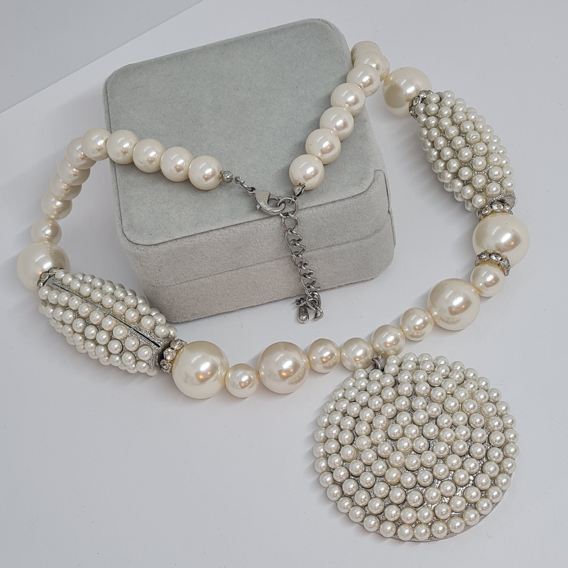 Vintage exclusive pearl necklace Silver tone metal with faux pearl Chunky pendant necklace