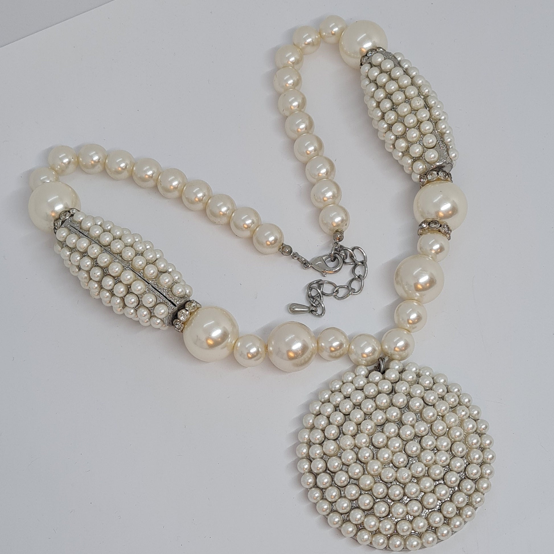 Vintage exclusive pearl necklace Silver tone metal with faux pearl Chunky pendant necklace