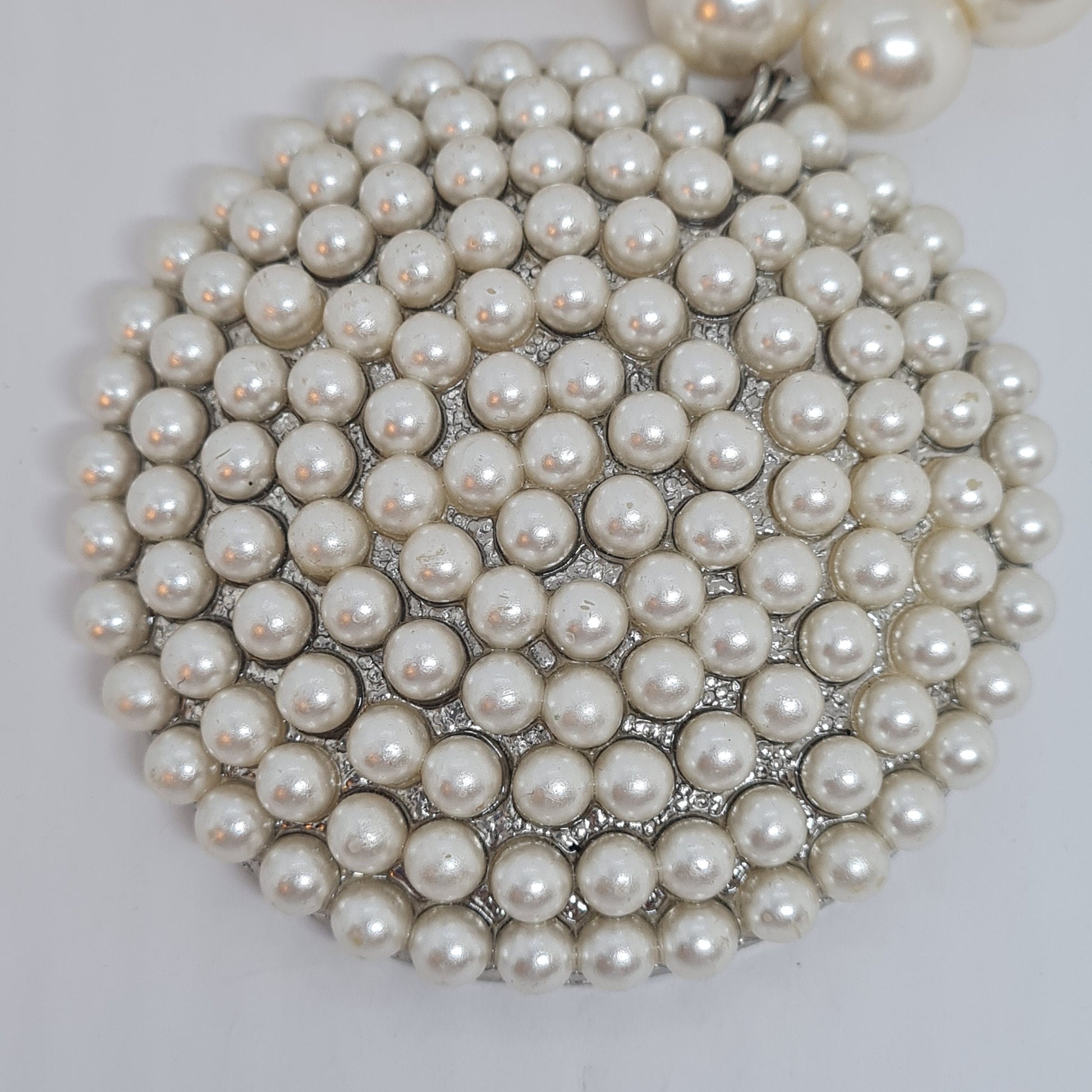 Vintage exclusive pearl necklace Silver tone metal with faux pearl Chunky pendant necklace