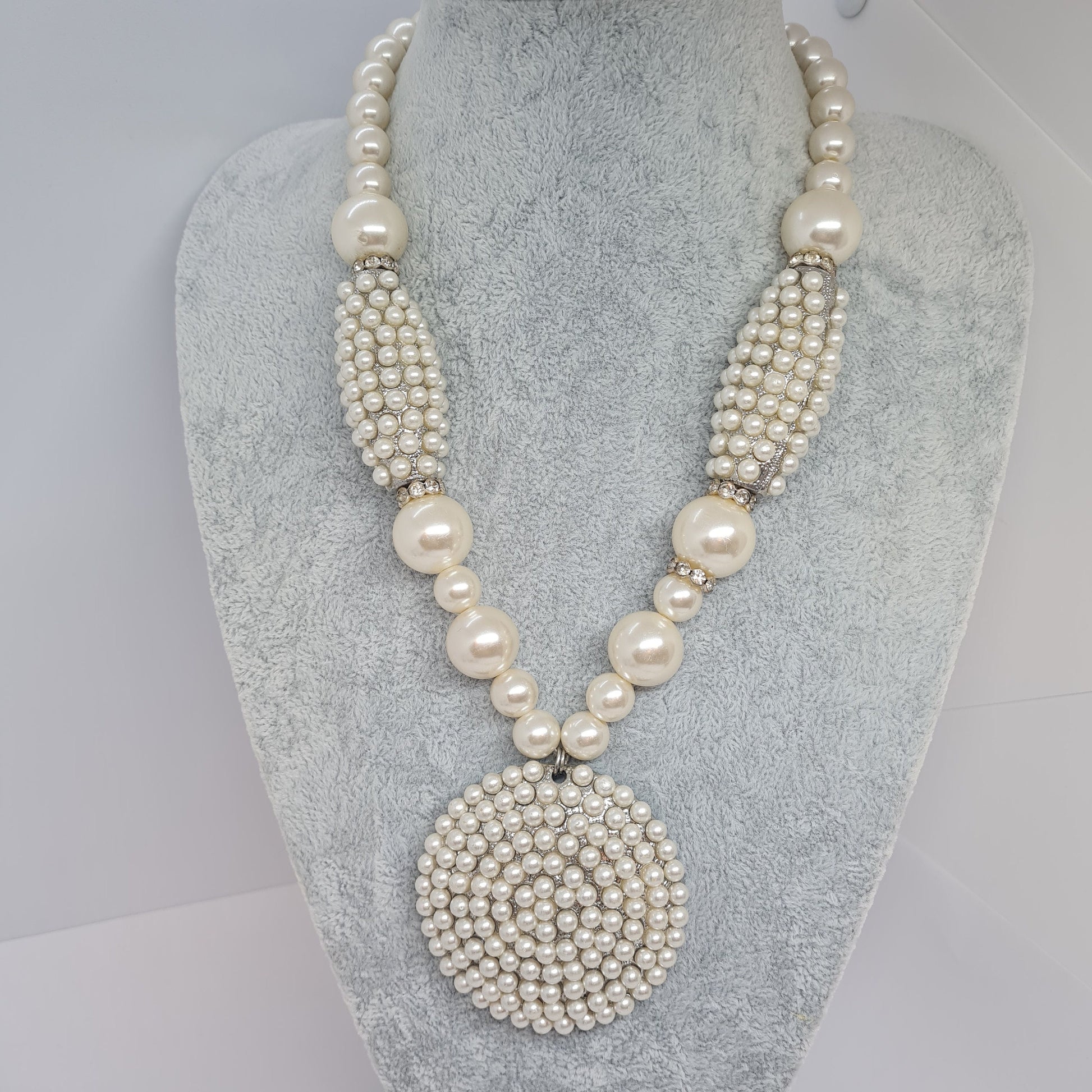Vintage exclusive pearl necklace Silver tone metal with faux pearl Chunky pendant necklace