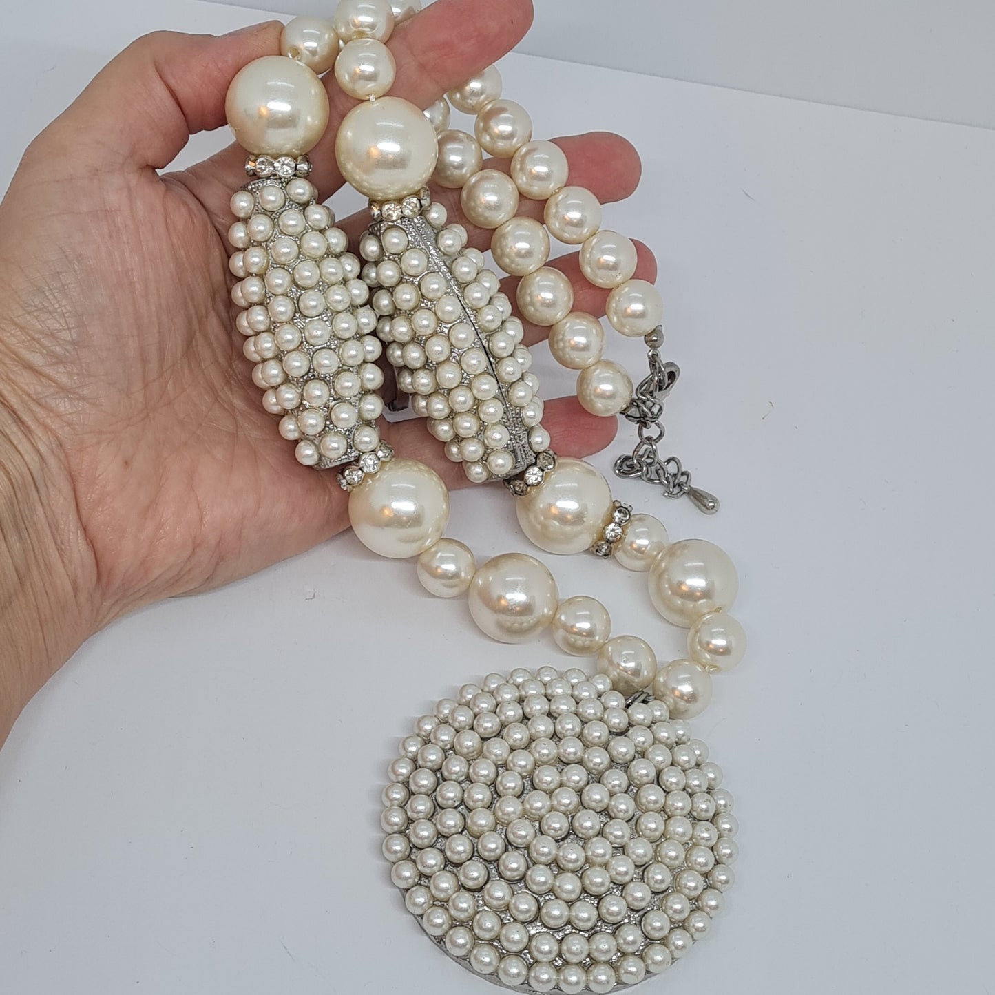 Vintage exclusive pearl necklace Silver tone metal with faux pearl Chunky pendant necklace