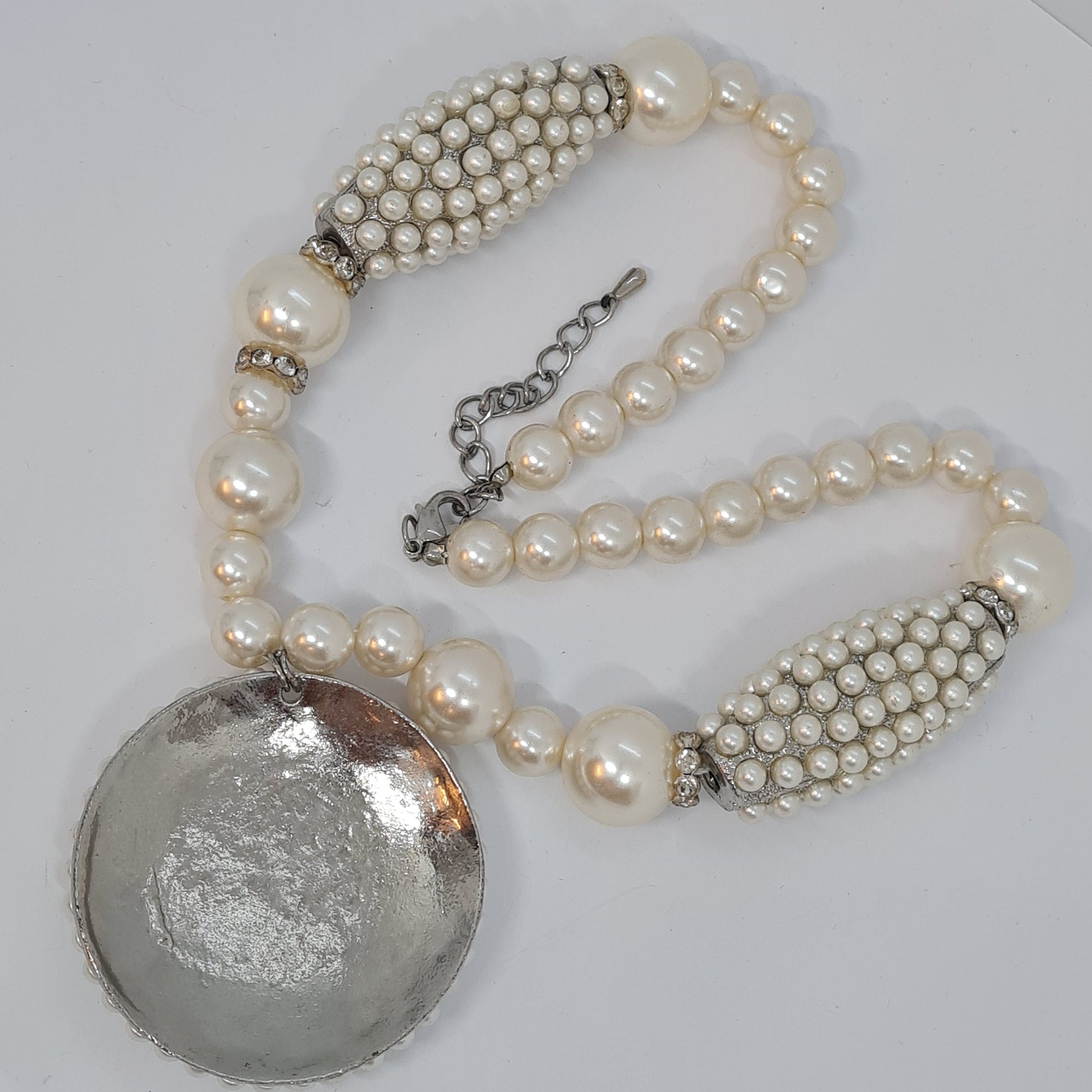 Vintage exclusive pearl necklace Silver tone metal with faux pearl Chunky pendant necklace