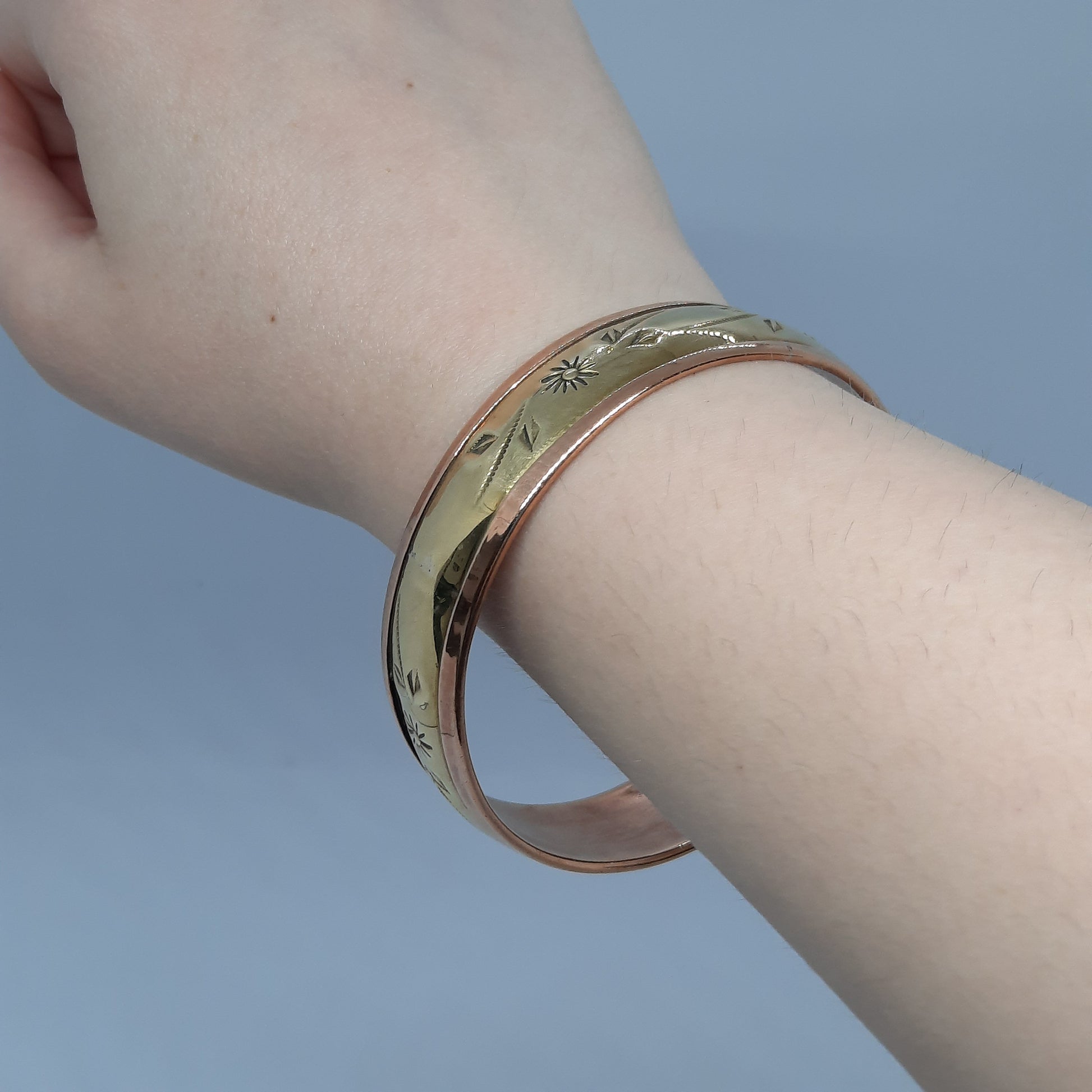 Vintage two-tone bangle bracelet Brass and copper cuff bracelet with floral motif