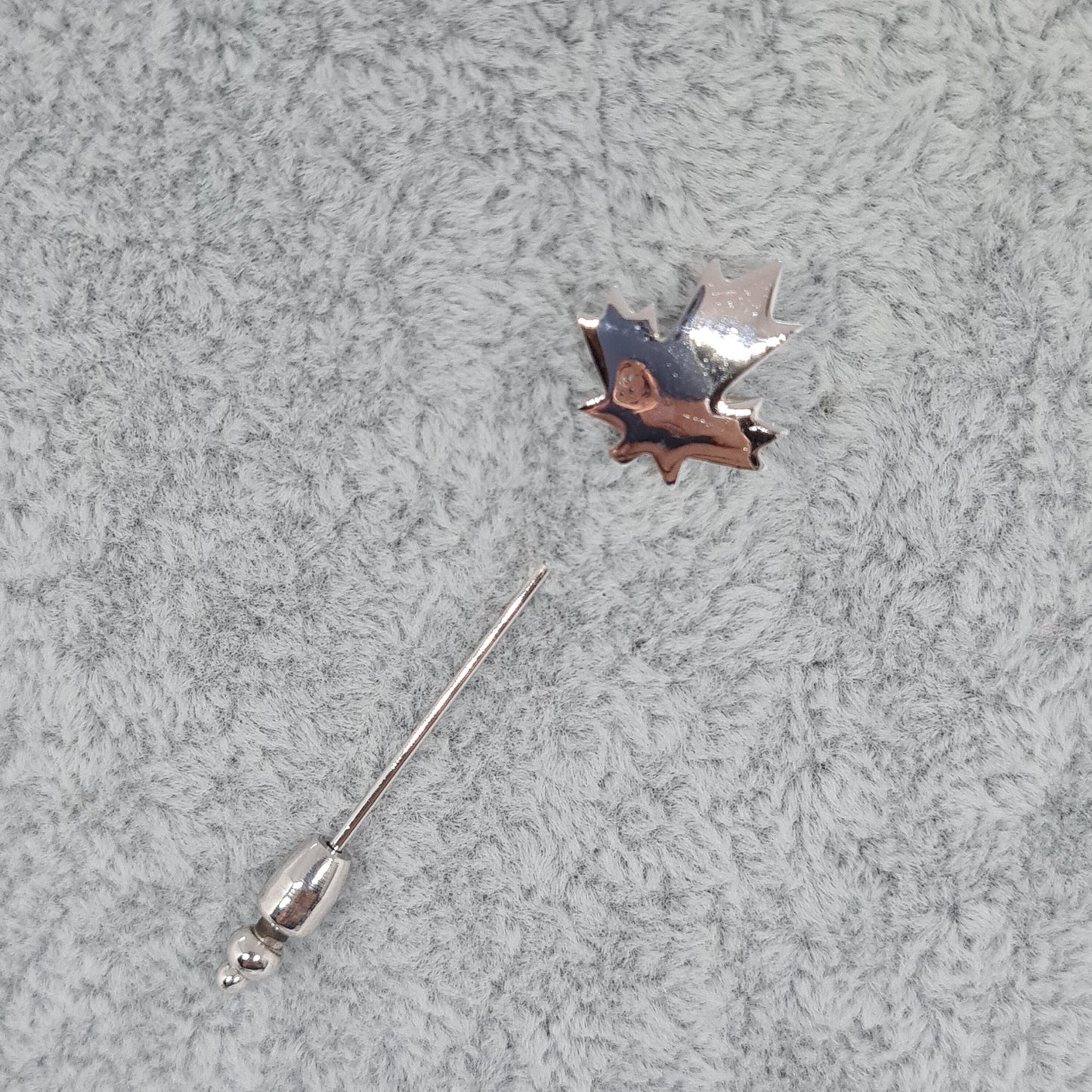 Vintage TRIFARI leaf stick pin Gloss silver tone metal Designer maple leaf stick pin