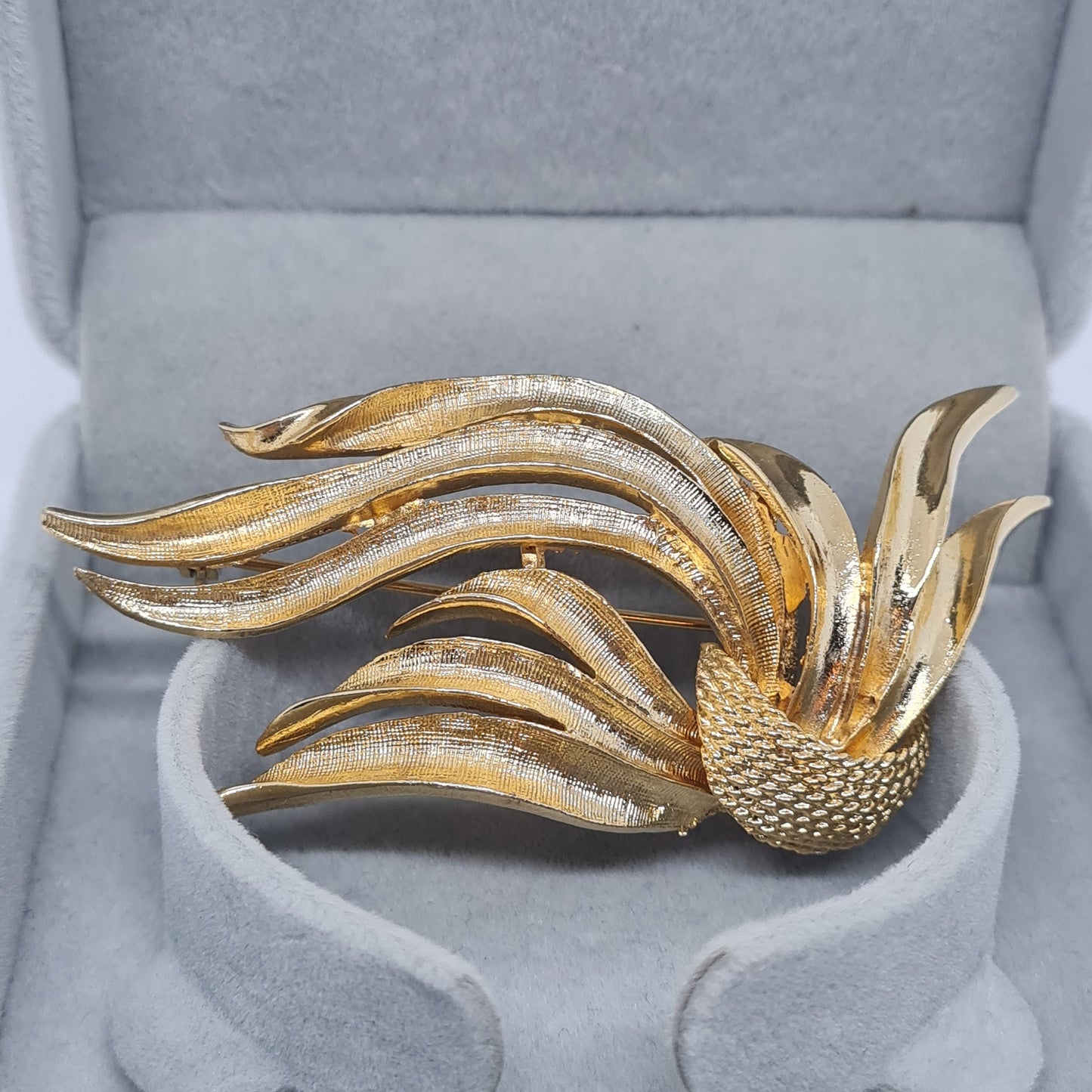 Vintage Gold Tone Leaf Brooch: Textured Metal Pin