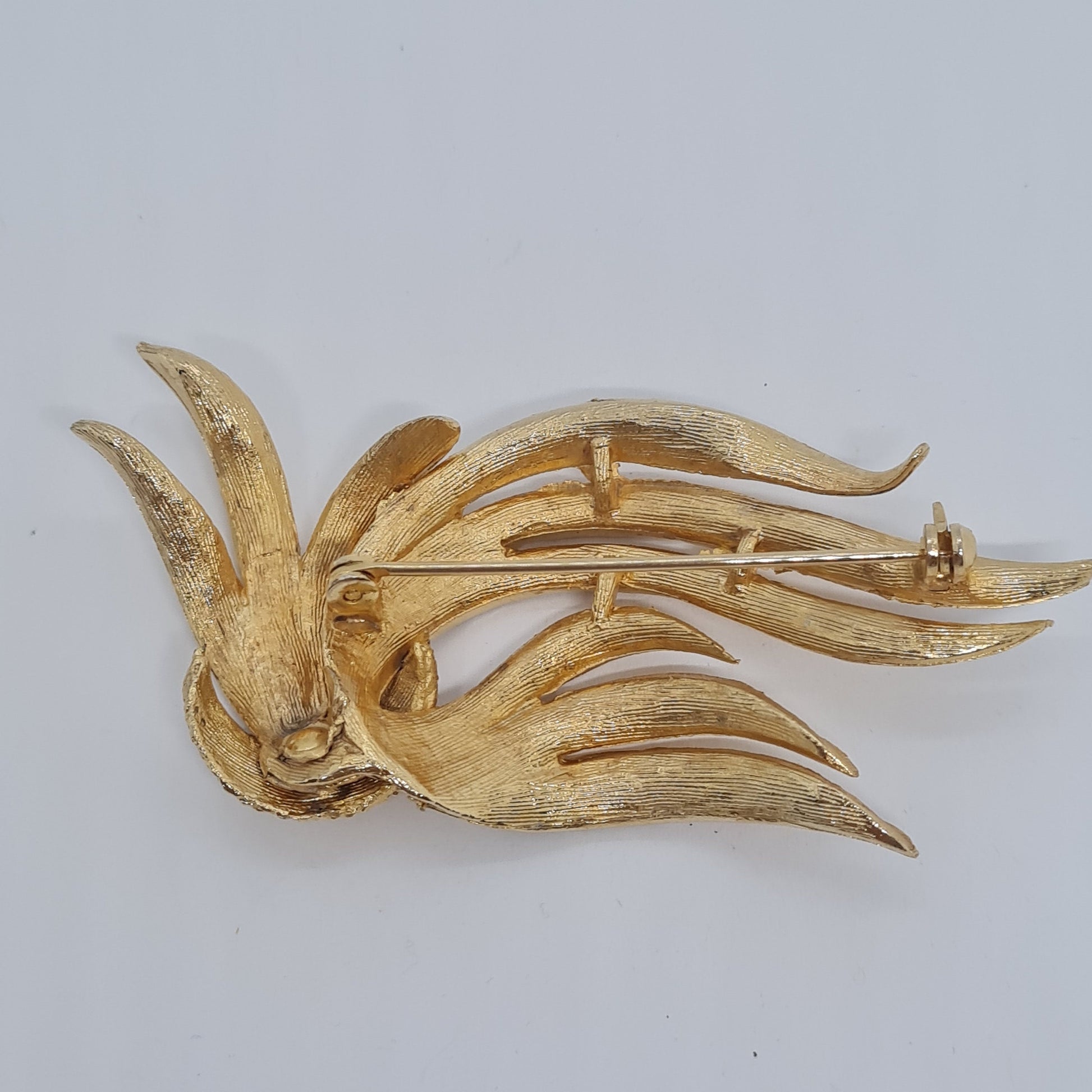 Vintage Gold Tone Leaf Brooch: Textured Metal Pin