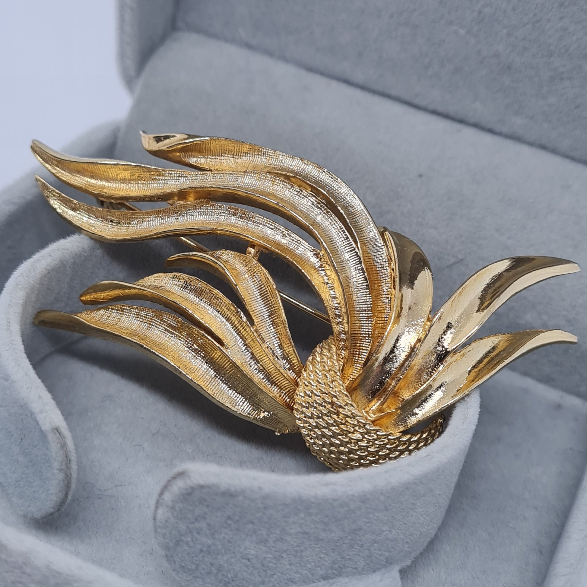 Vintage Gold Tone Leaf Brooch: Textured Metal Pin