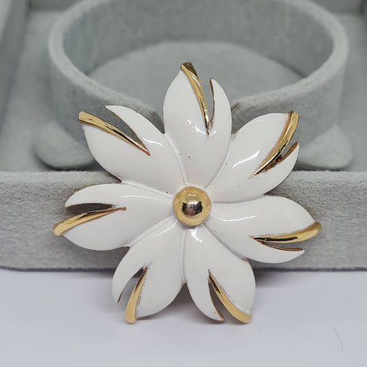 Vintage white flower brooch Gold tone metal with white enamel brooch pin