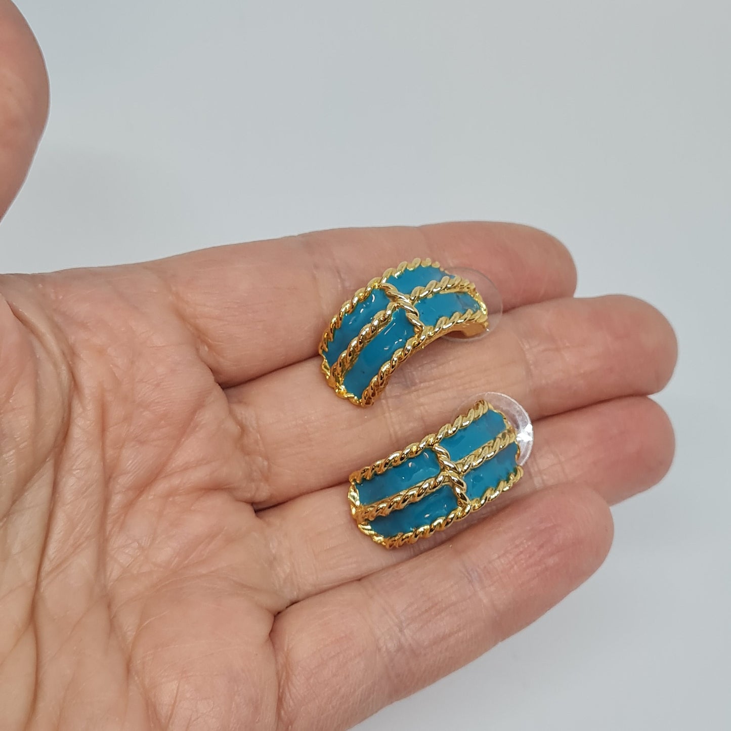 Vintage LIZ BAKER hoop earrings Gold tone rope metal with blue enamel huggie hoops