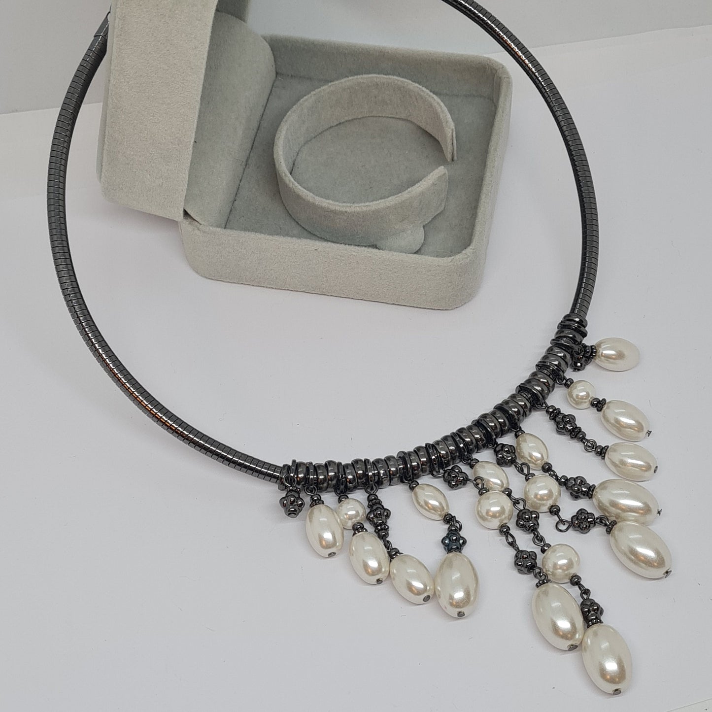 Vintage Faux Pearl Collar Necklace - Black Tone Metal Statement Jewelry