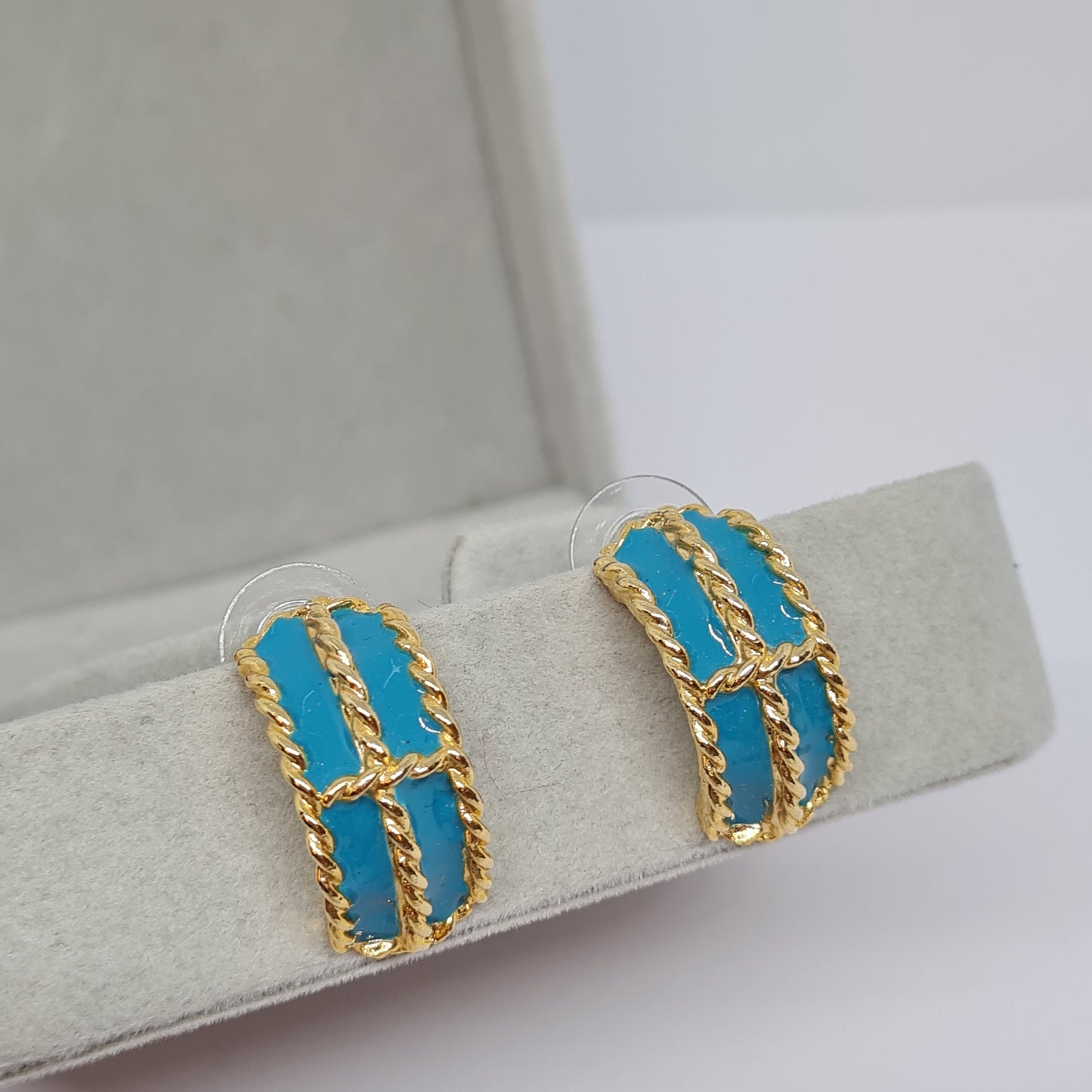 Vintage LIZ BAKER hoop earrings Gold tone rope metal with blue enamel huggie hoops
