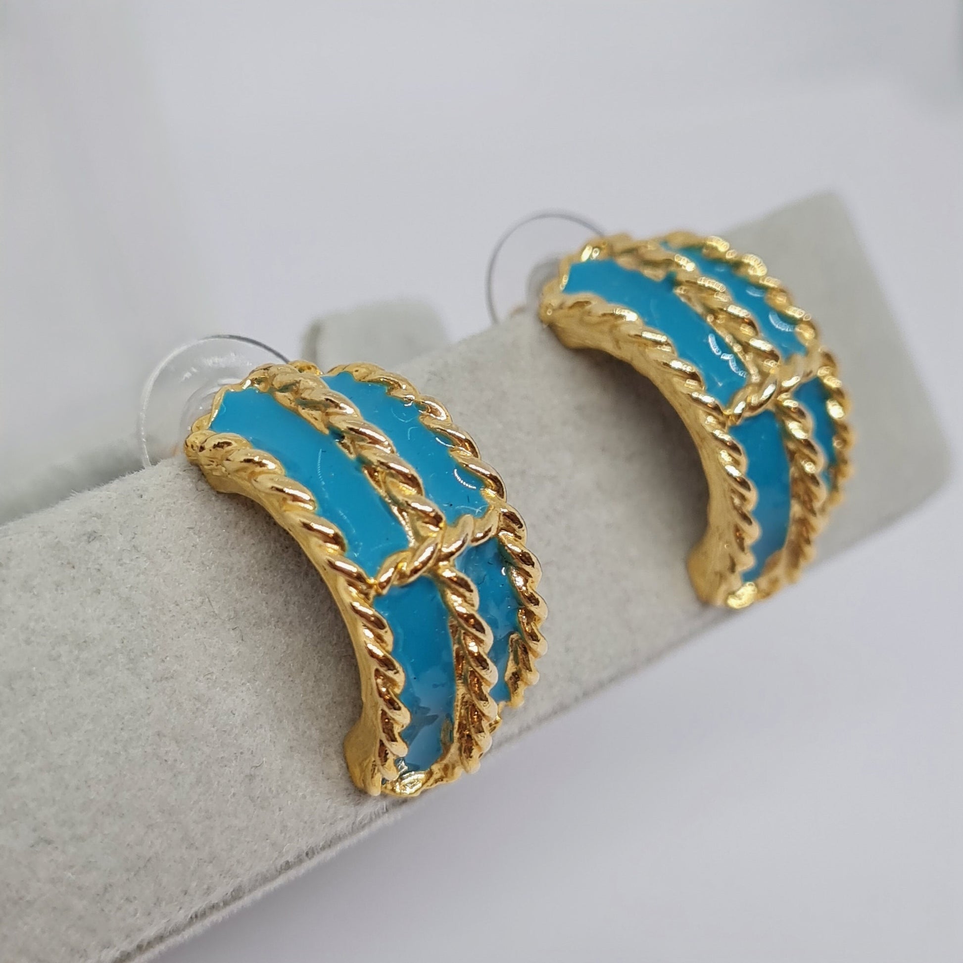 Vintage LIZ BAKER hoop earrings Gold tone rope metal with blue enamel huggie hoops