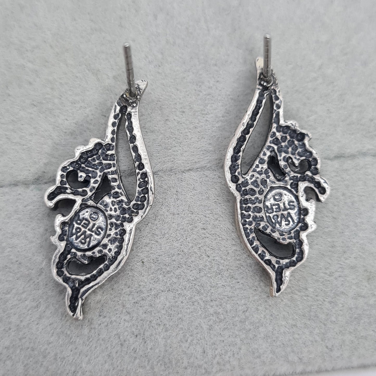 Vintage WM WHEELER Sterling earrings Two tone silver small stud earrings with grape leaf