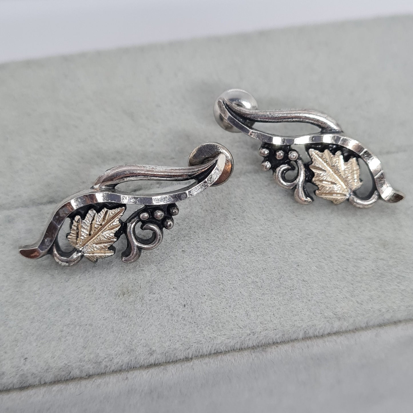 Vintage WM WHEELER Sterling earrings Two tone silver small stud earrings with grape leaf