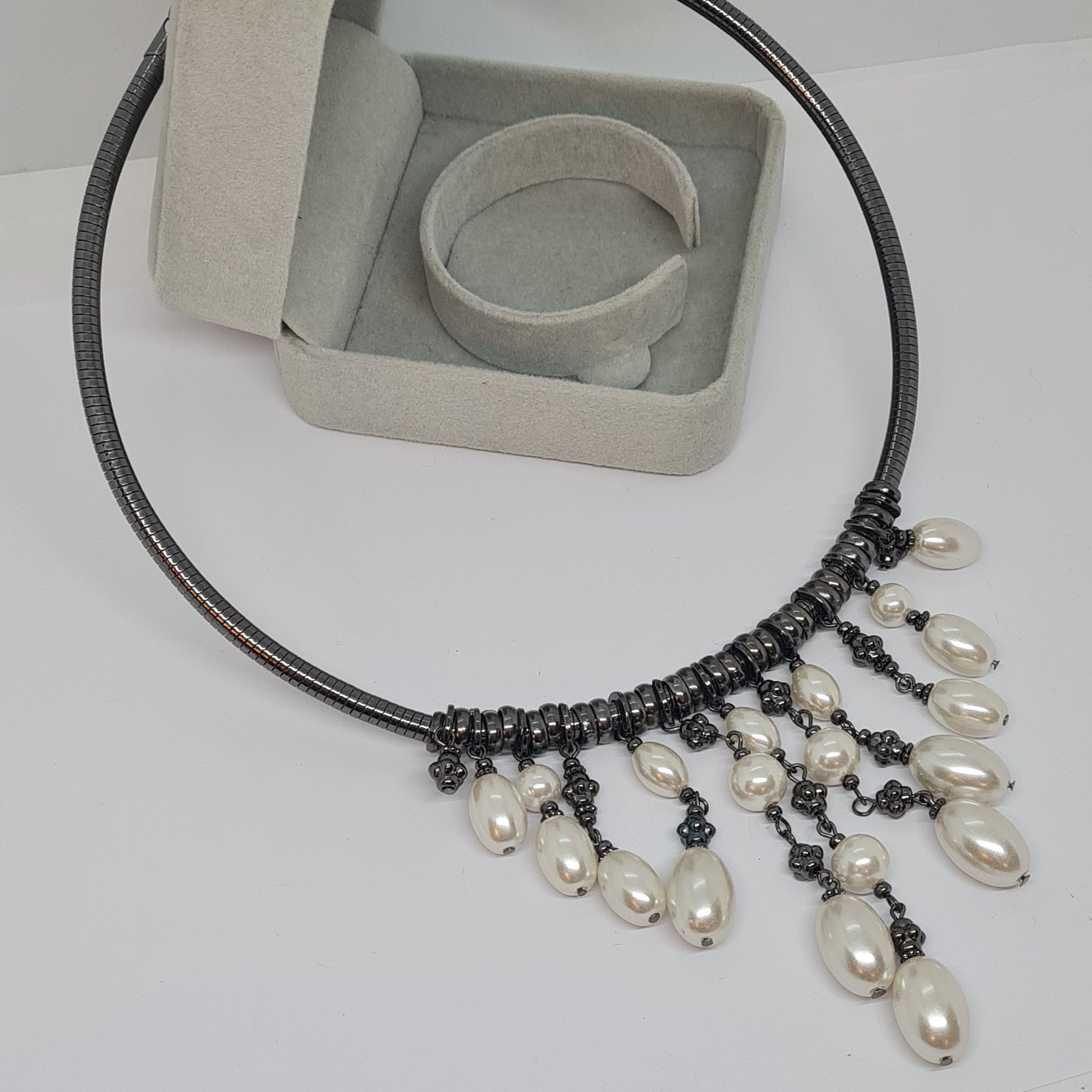 Vintage Faux Pearl Collar Necklace - Black Tone Metal Statement Jewelry