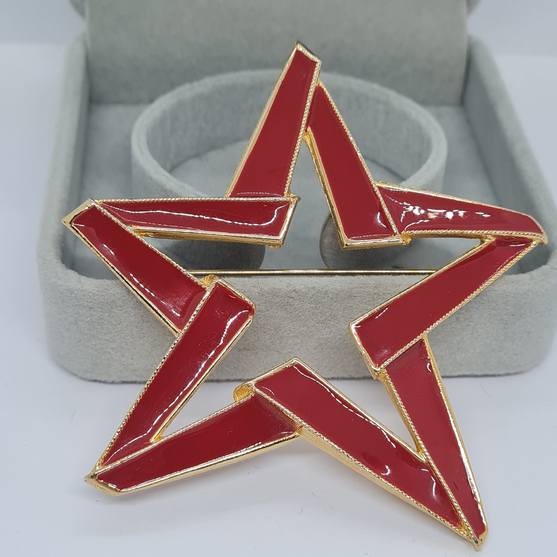 Vintage LIA Star Brooch: Gold Tone Metal with Red Enamel