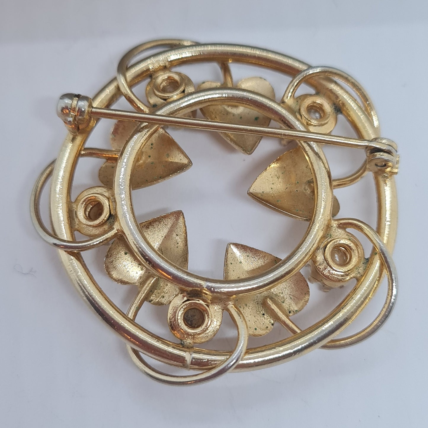 Vintage wreath pearl brooch Gold-tone metal leaves with faux pearl brooch pin