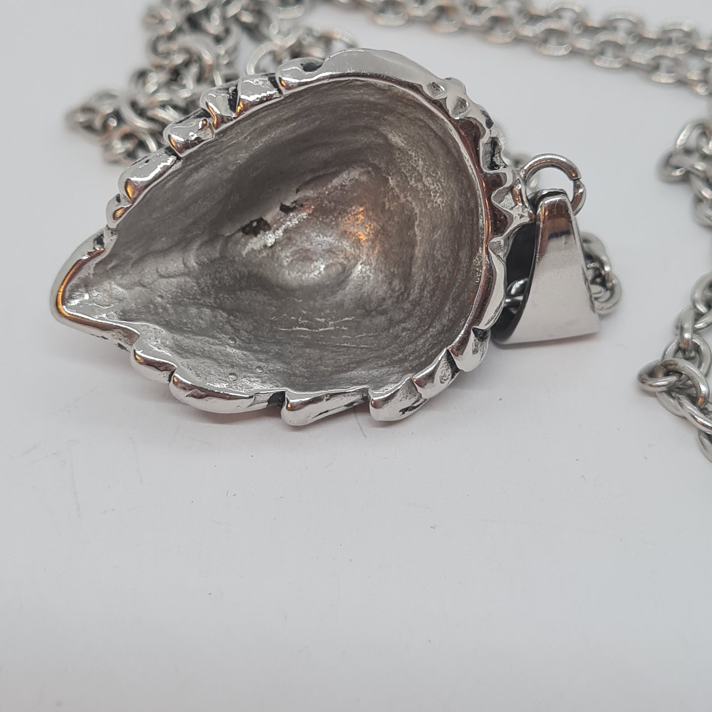 Vintage heavy lion head pendant necklace Silver tone metal chain with chunky pendant