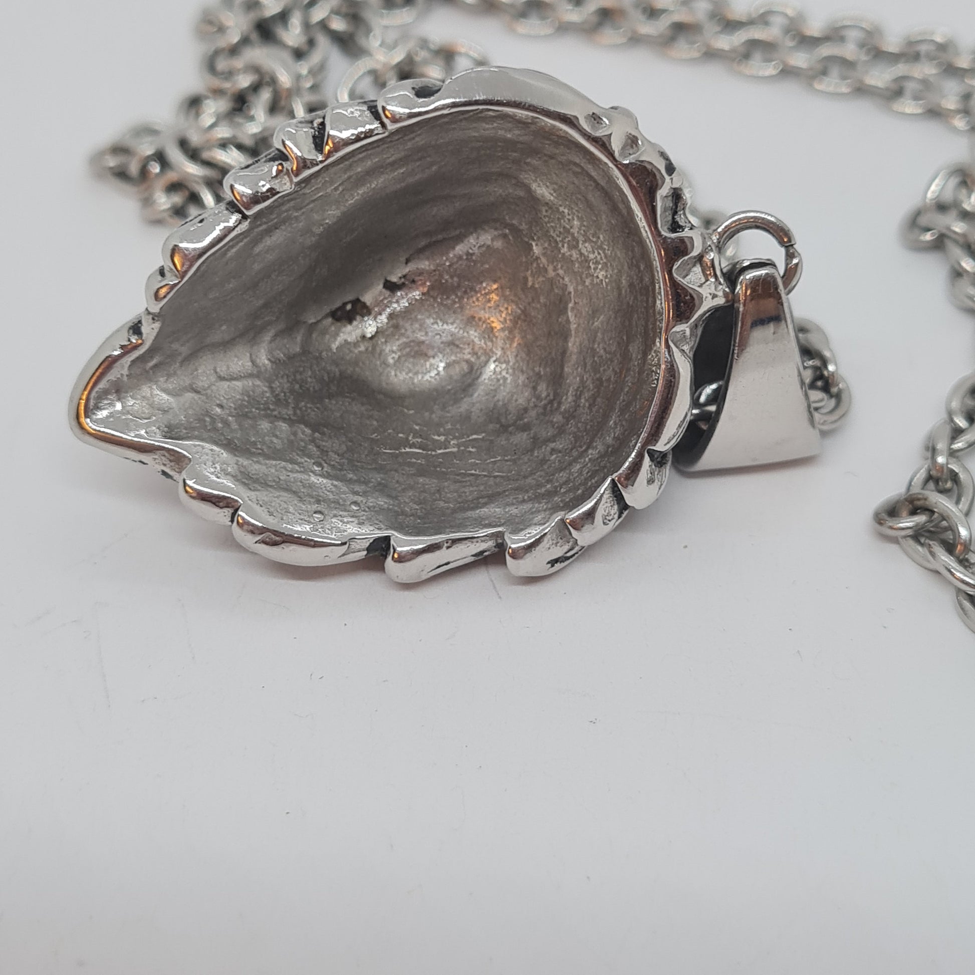 Vintage heavy lion head pendant necklace Silver tone metal chain with chunky pendant